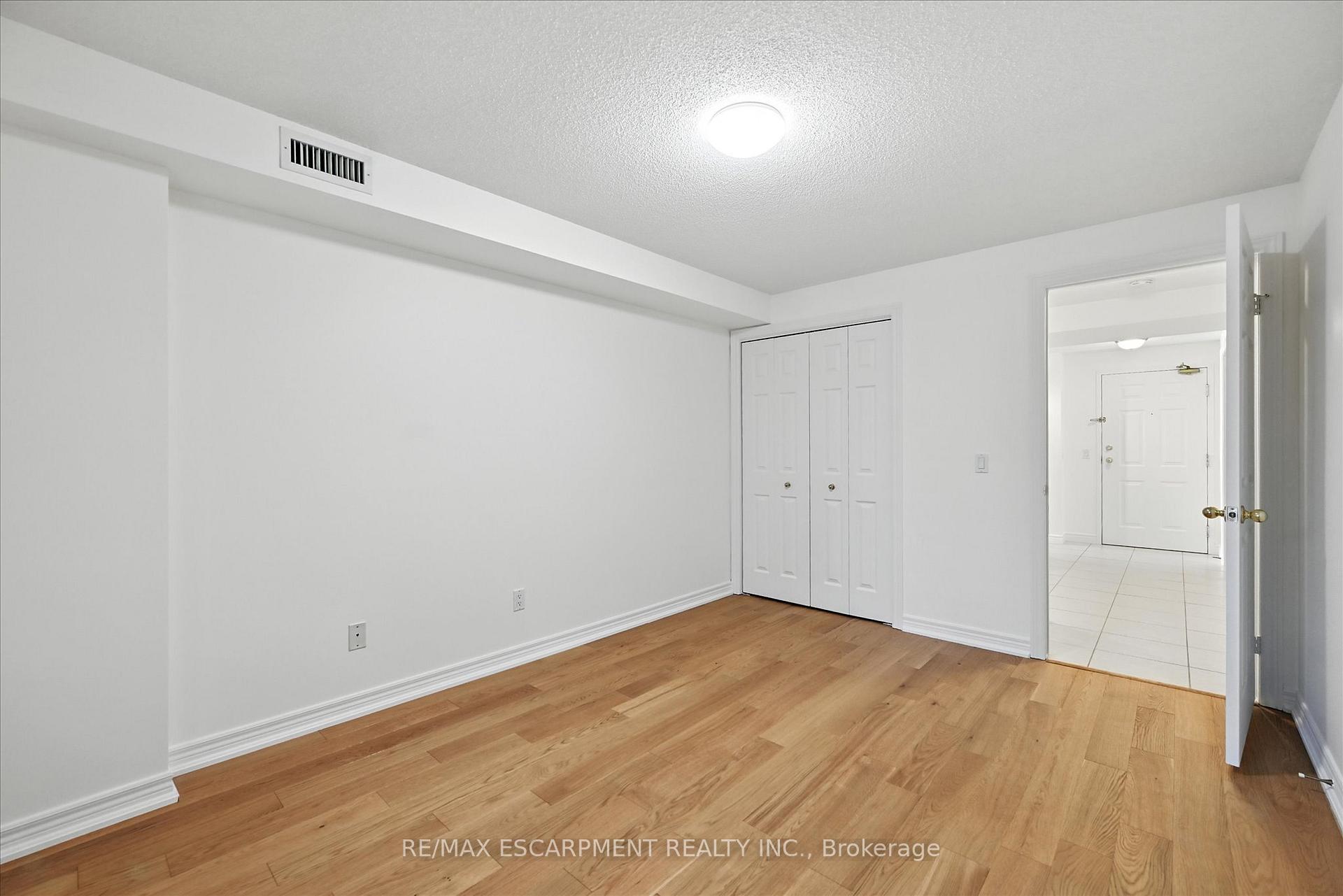 Photo 47 of Unit 204, 990 Golf Links Road, Hamilton, Ancaster — HOMEH