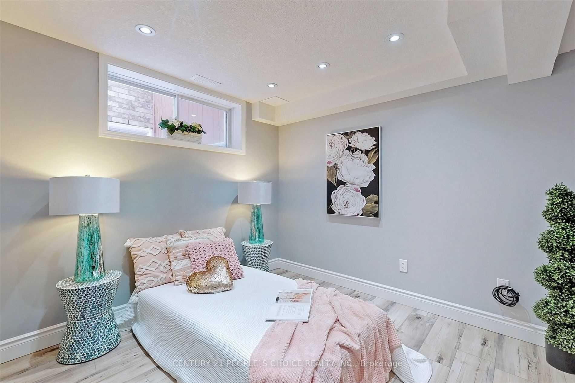 Photo 24 of 553 Activa Avenue, Kitchener, Larentian West — HOMEH