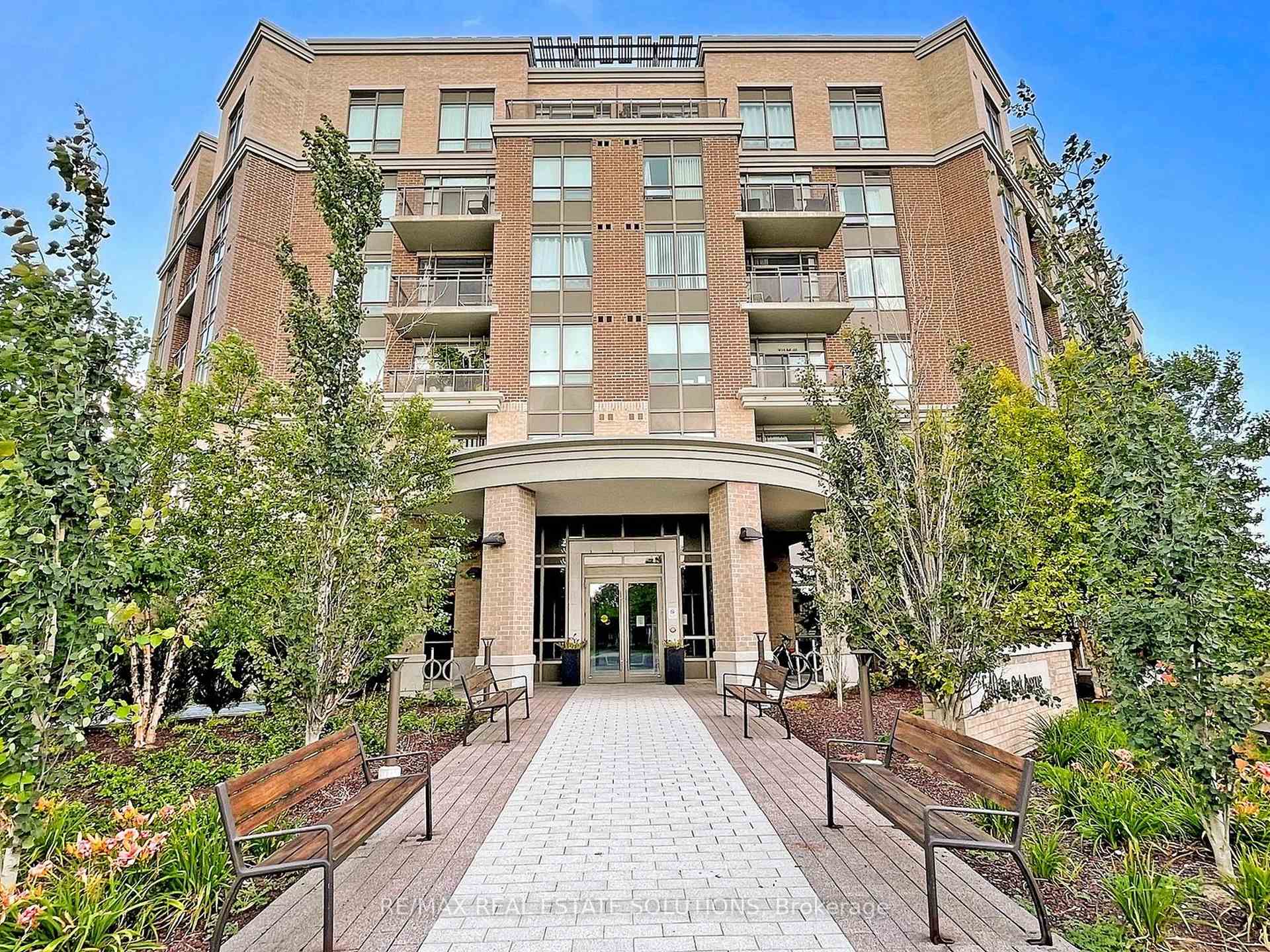 Front of Unit 332, 540 Bur Oak Avenue