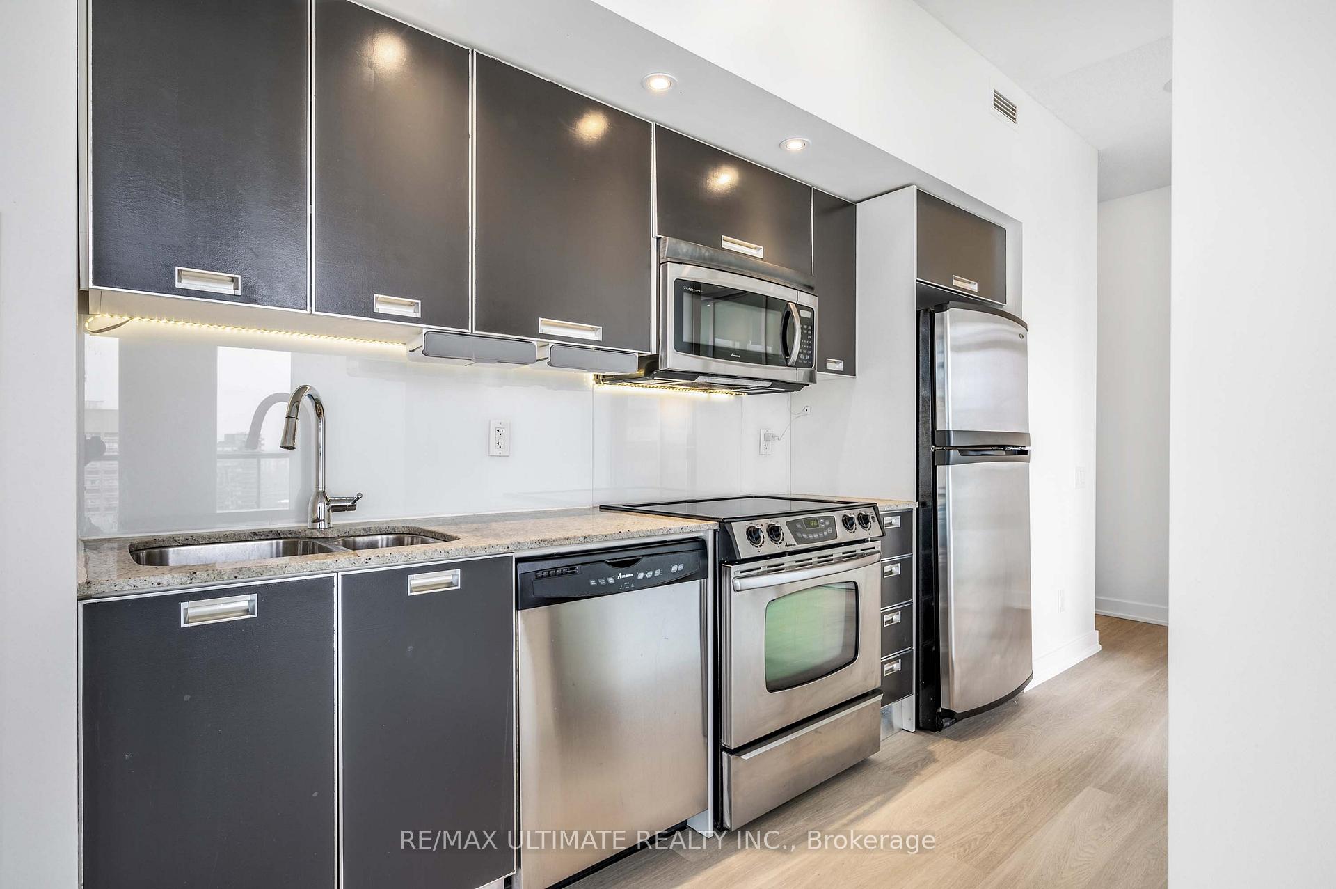 Photo 4 of Unit 3808, 33 Charles Street E, Toronto, Church-Yonge Corridor — HOMEH