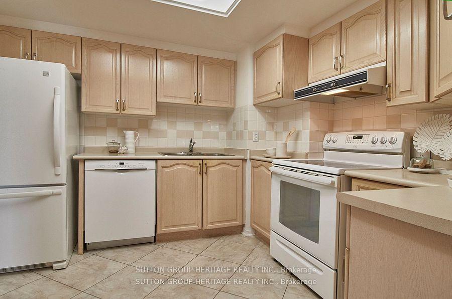Photo 15 of Unit 401, 712 Rossland Road E, Whitby, Pringle Creek — HOMEH