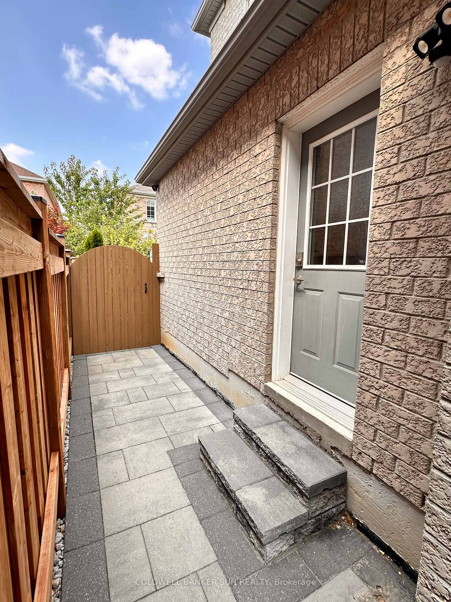 Photo 1 of 70 Rossi Drive, Vaughan, Vellore Village — HOMEH