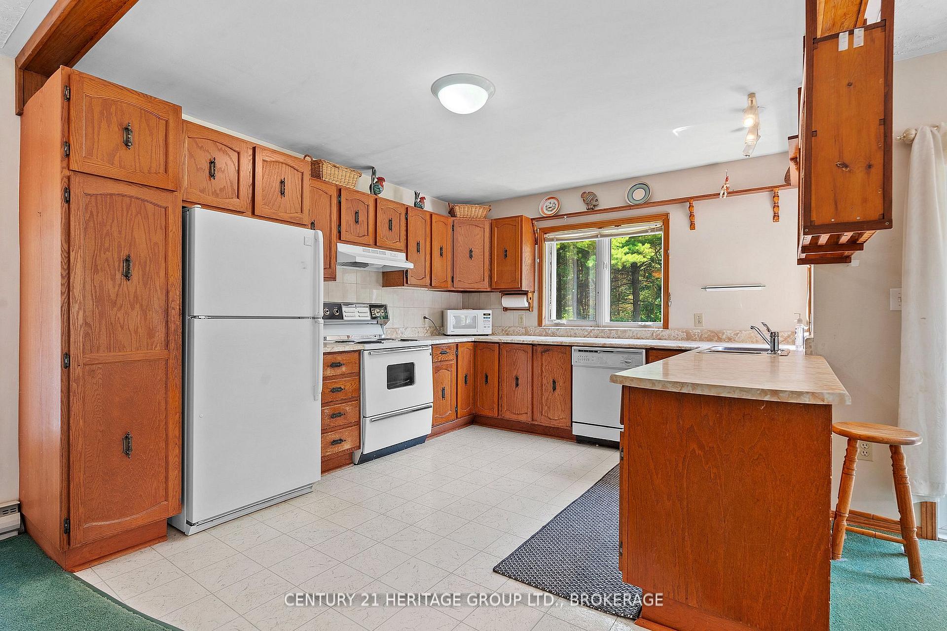 Photo 12 of 1882 Sunbury Road, Frontenac, Frontenac South — HOMEH