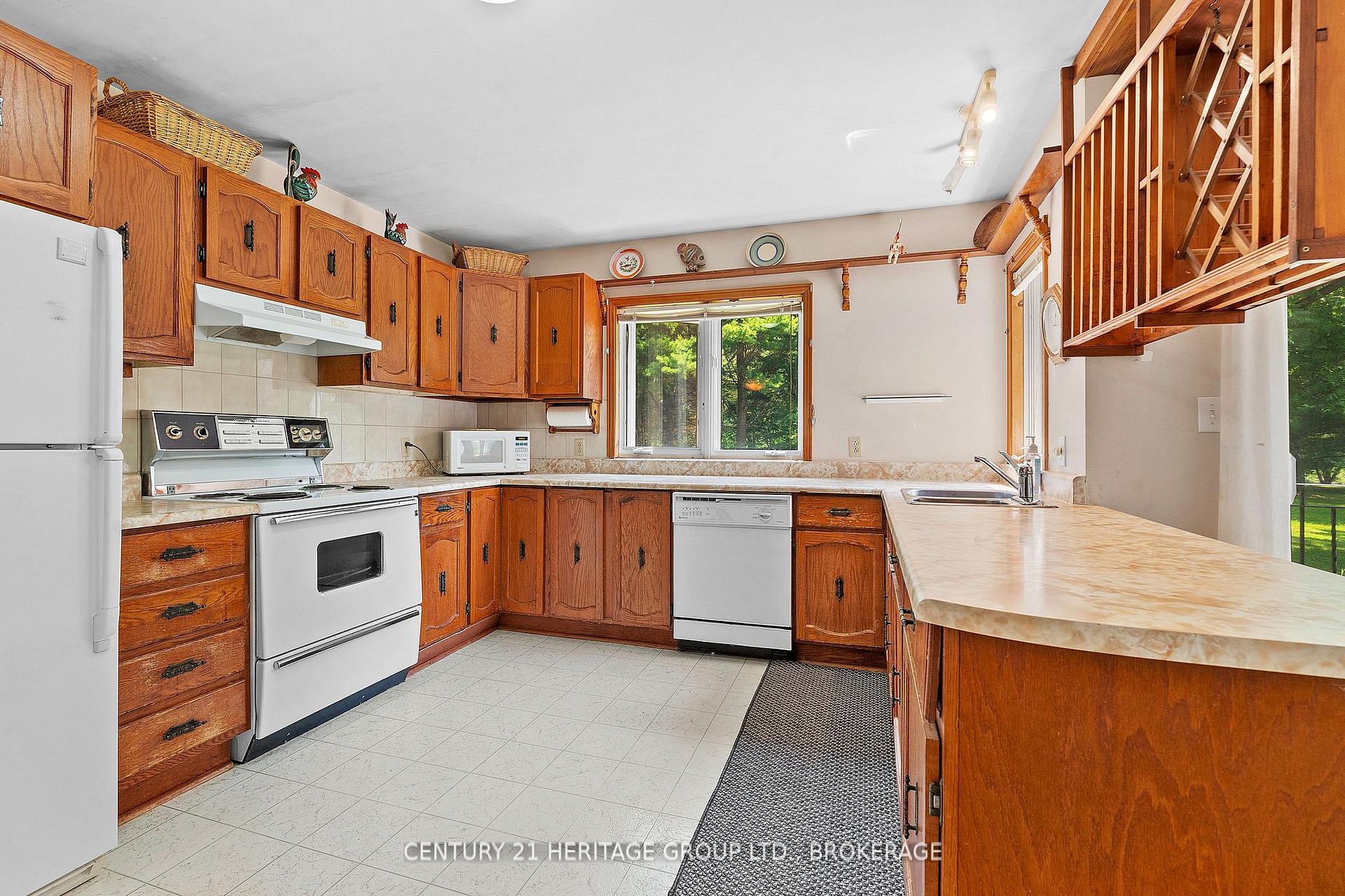 Photo 13 of 1882 Sunbury Road, Frontenac, Frontenac South — HOMEH