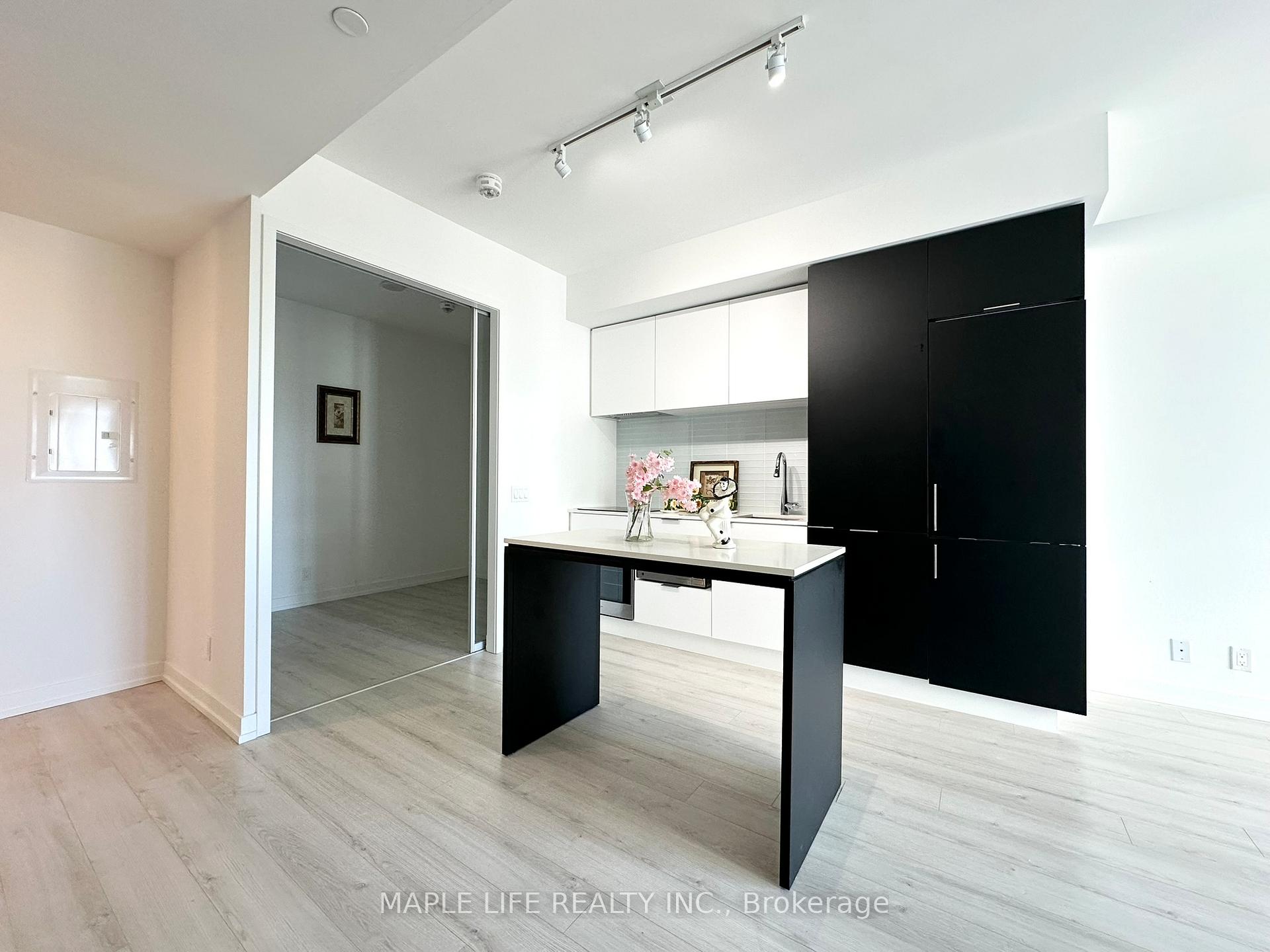 Photo 7 of Unit 1901, 33 Helendale Avenue, Toronto, Yonge-Eglinton — HOMEH