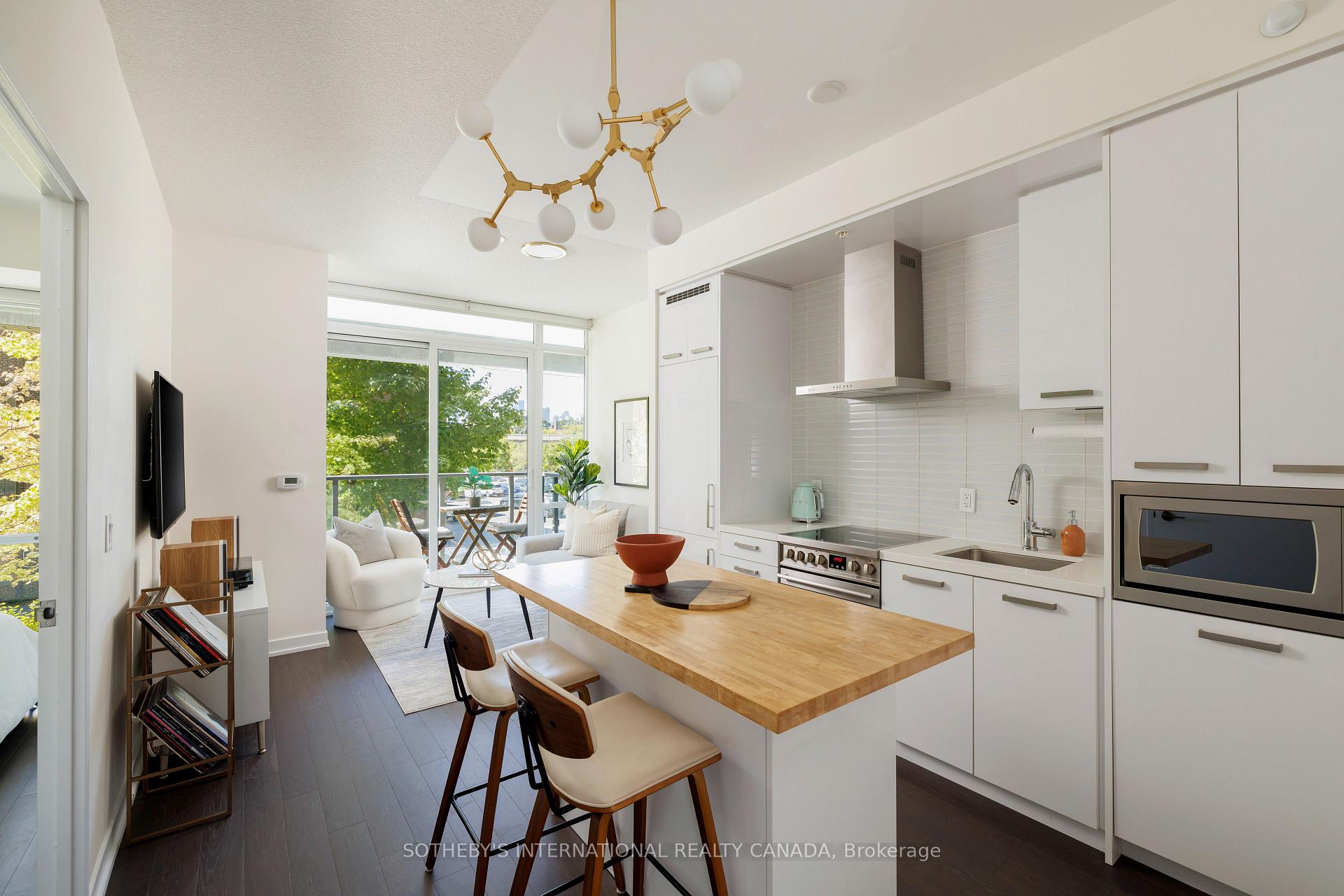 Front of Unit N127, 120 Bayview Avenue