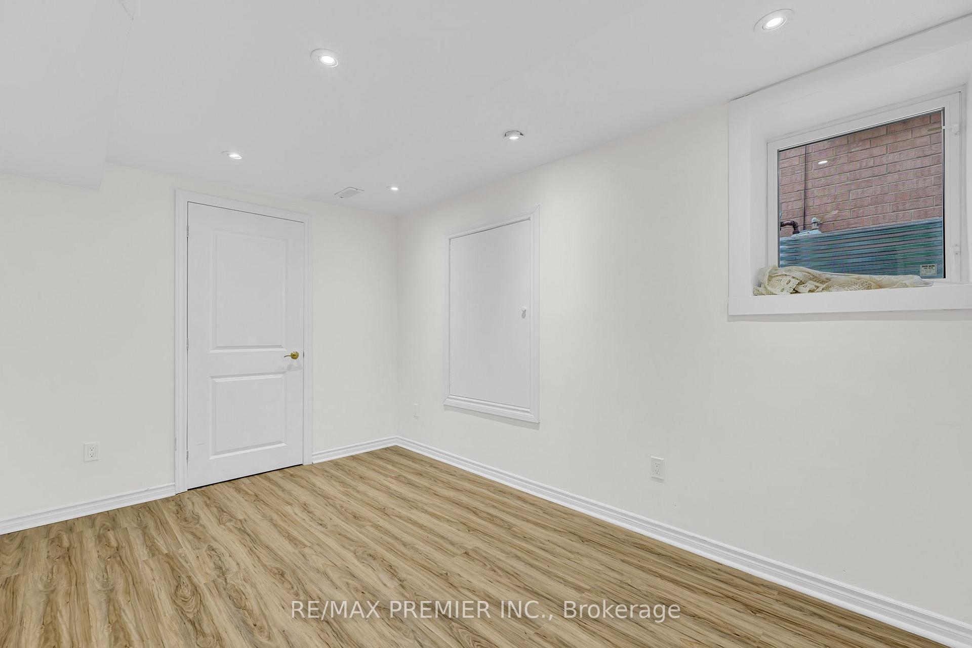 Photo 5 of Unit BSMT, 81 Greenview Circle, Vaughan, Maple — HOMEH