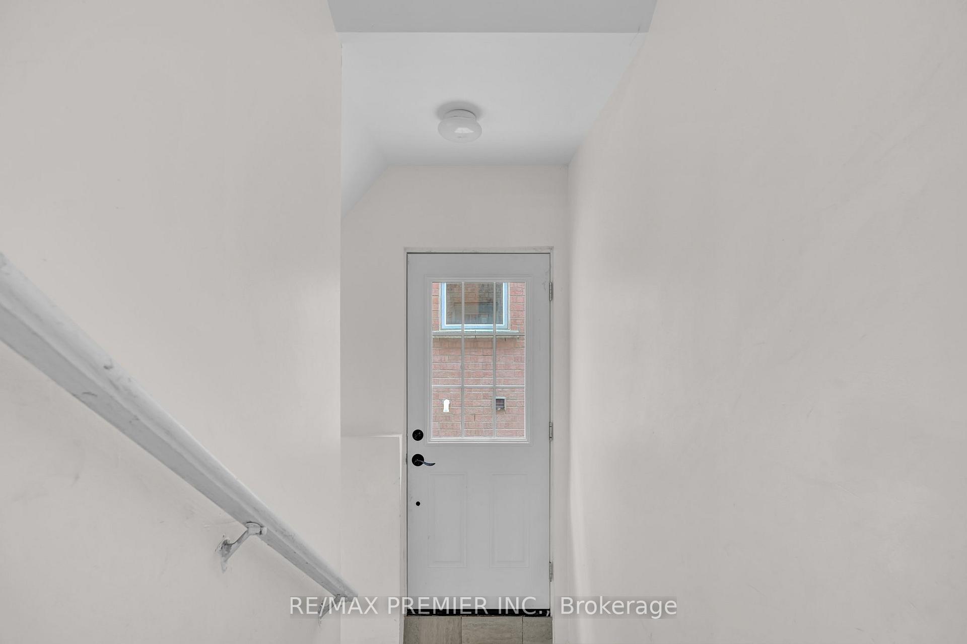 Photo 10 of Unit BSMT, 81 Greenview Circle, Vaughan, Maple — HOMEH