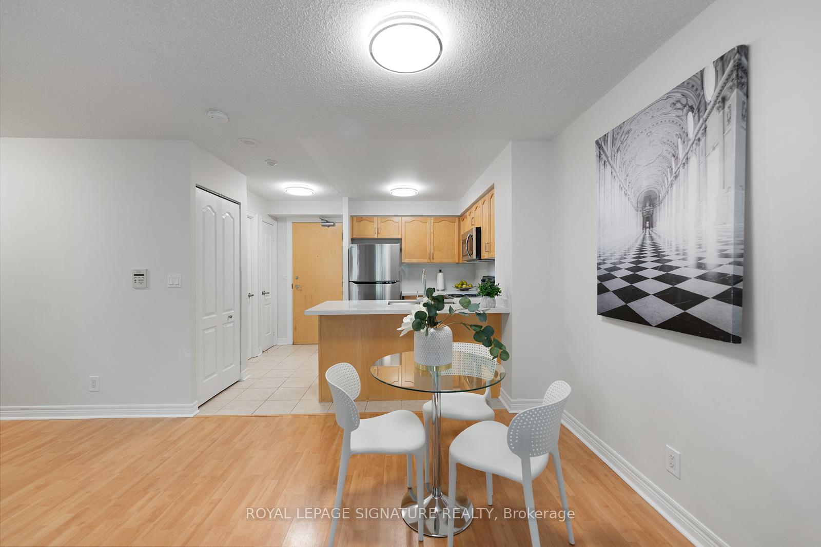 Photo 9 of Unit 605, 212 Eglinton Avenue E, Toronto, Mount Pleasant West — HOMEH
