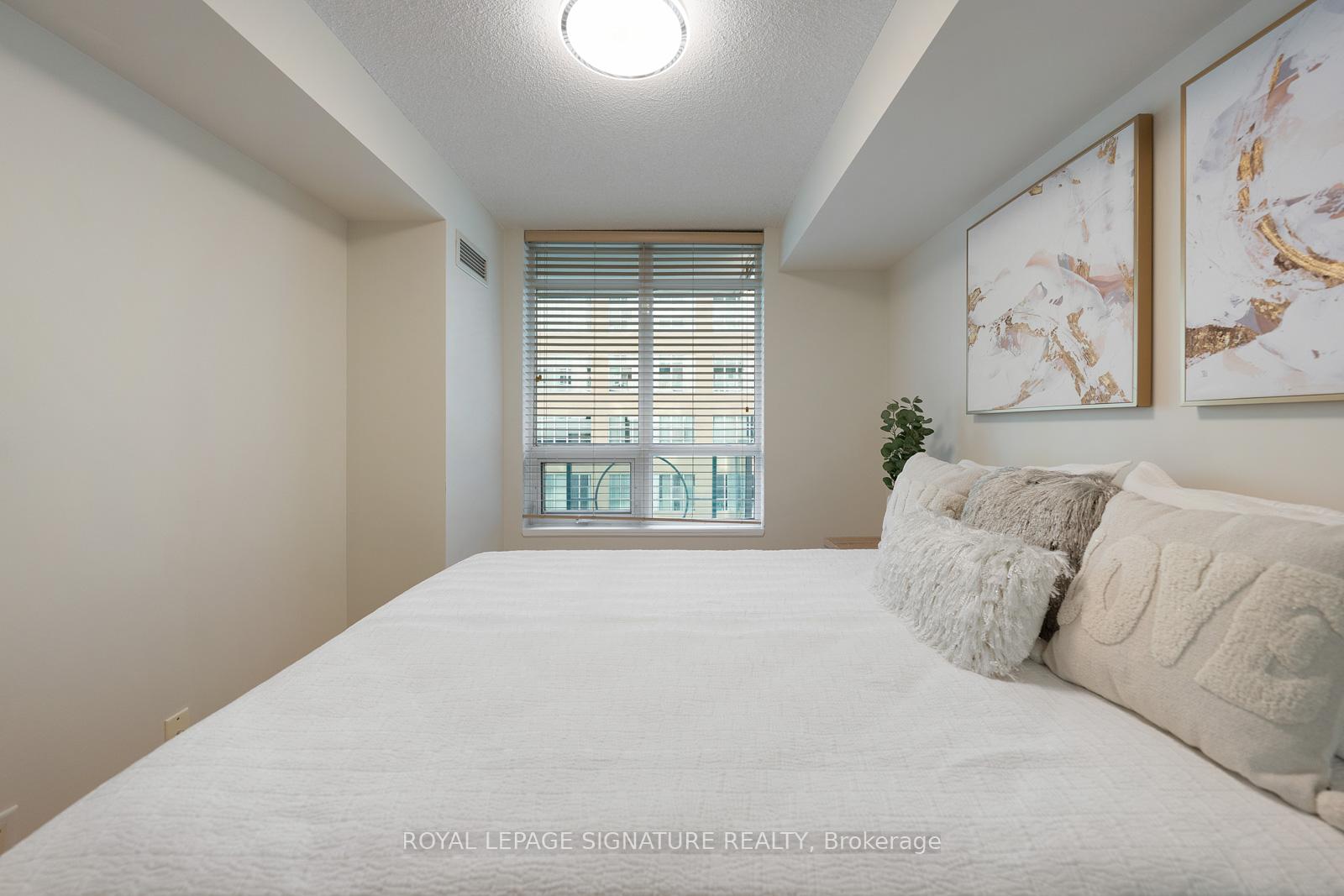 Photo 34 of Unit 605, 212 Eglinton Avenue E, Toronto, Mount Pleasant West — HOMEH