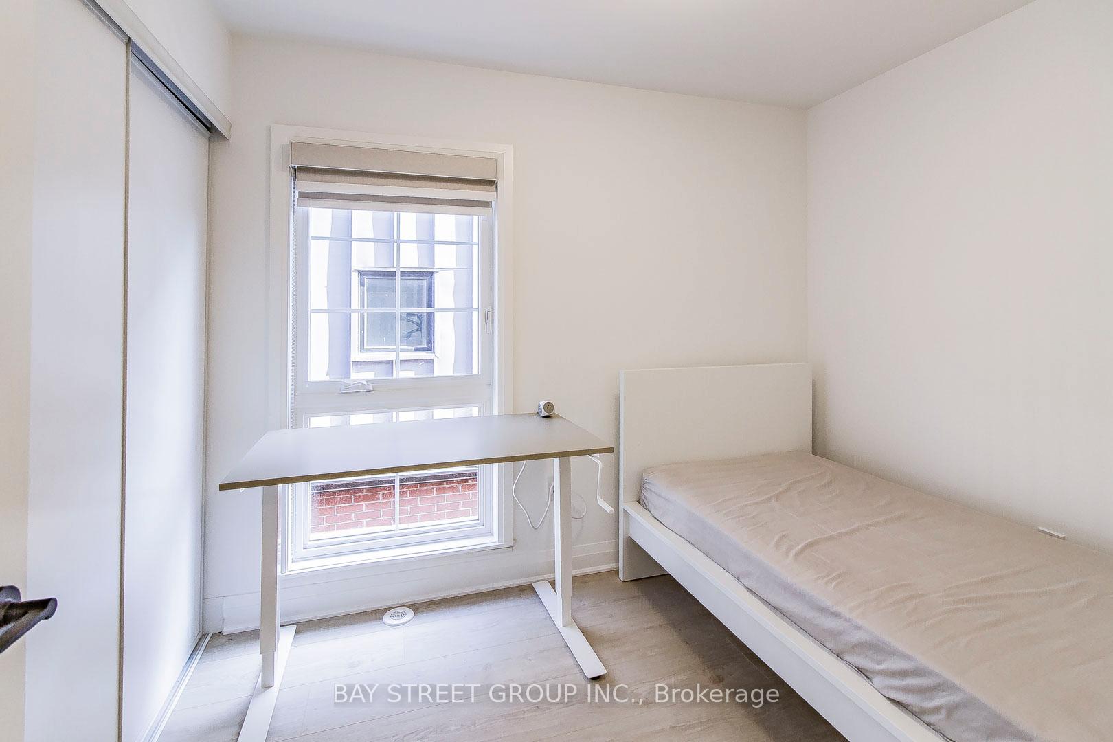 Photo 3 of Unit (Third level 2nd Br), 114 Alton Crescent, Vaughan, Uplands — HOMEH