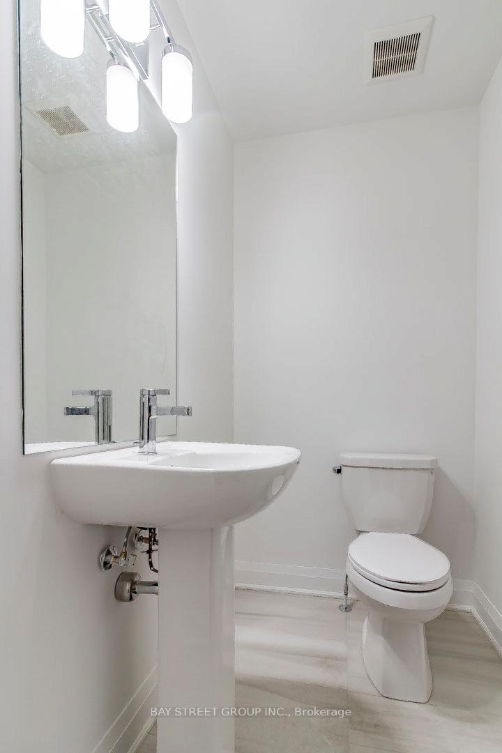 Photo 4 of Unit (Third level 2nd Br), 114 Alton Crescent, Vaughan, Uplands — HOMEH