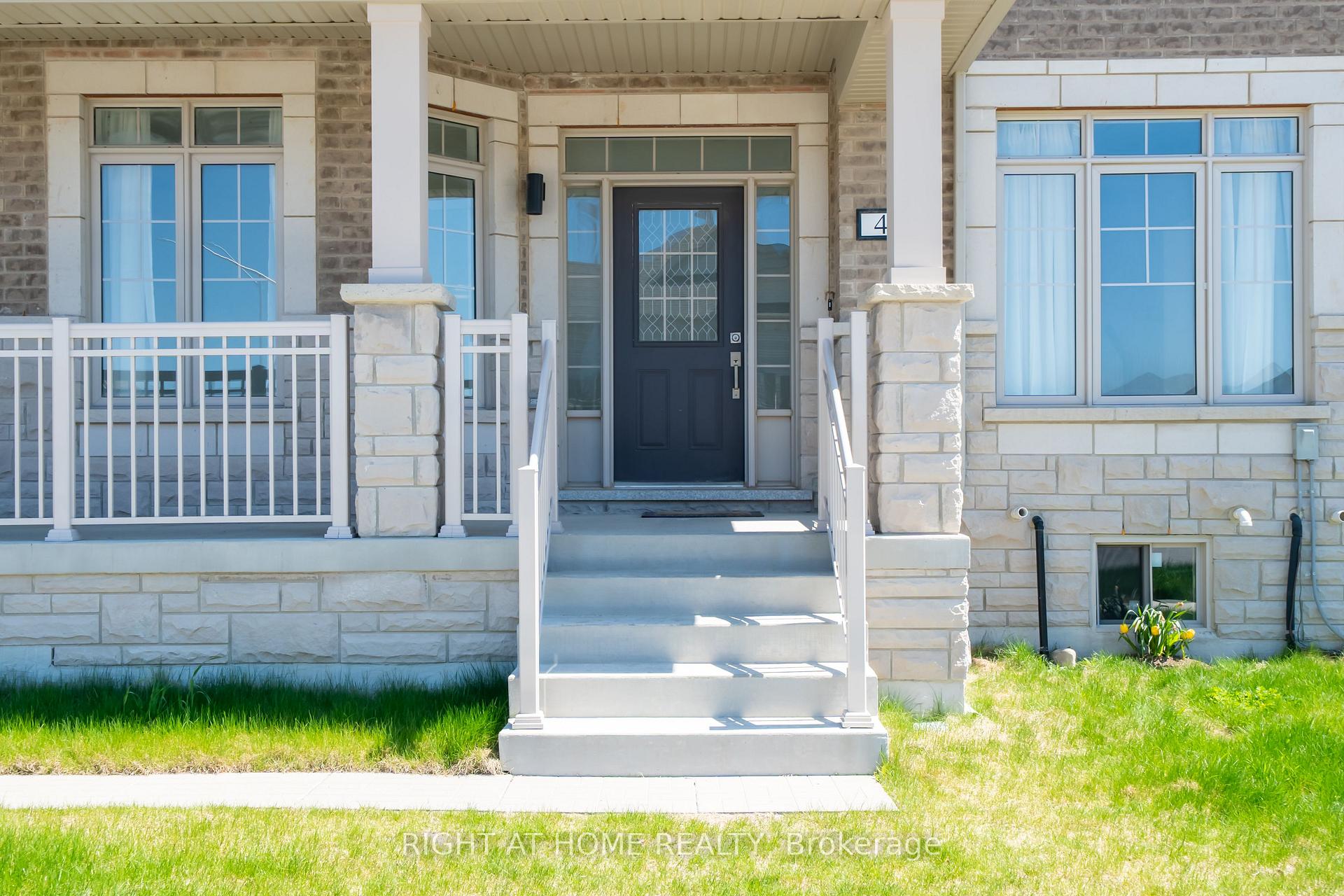 Photo 1 of 42 CopperHill Heights, Barrie, Rural Barrie Southeast — HOMEH