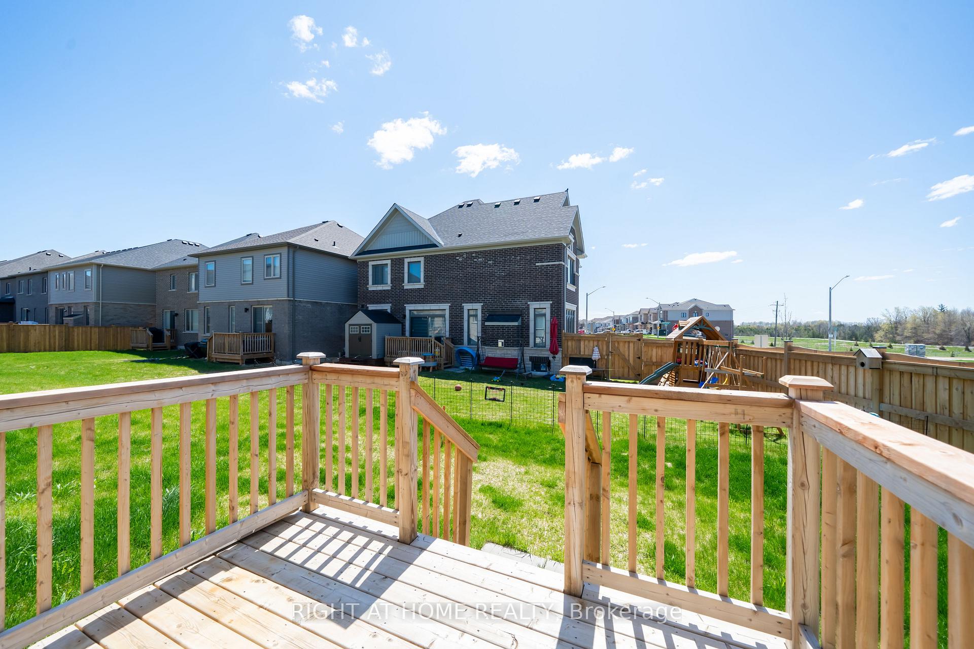 Photo 25 of 42 CopperHill Heights, Barrie, Rural Barrie Southeast — HOMEH