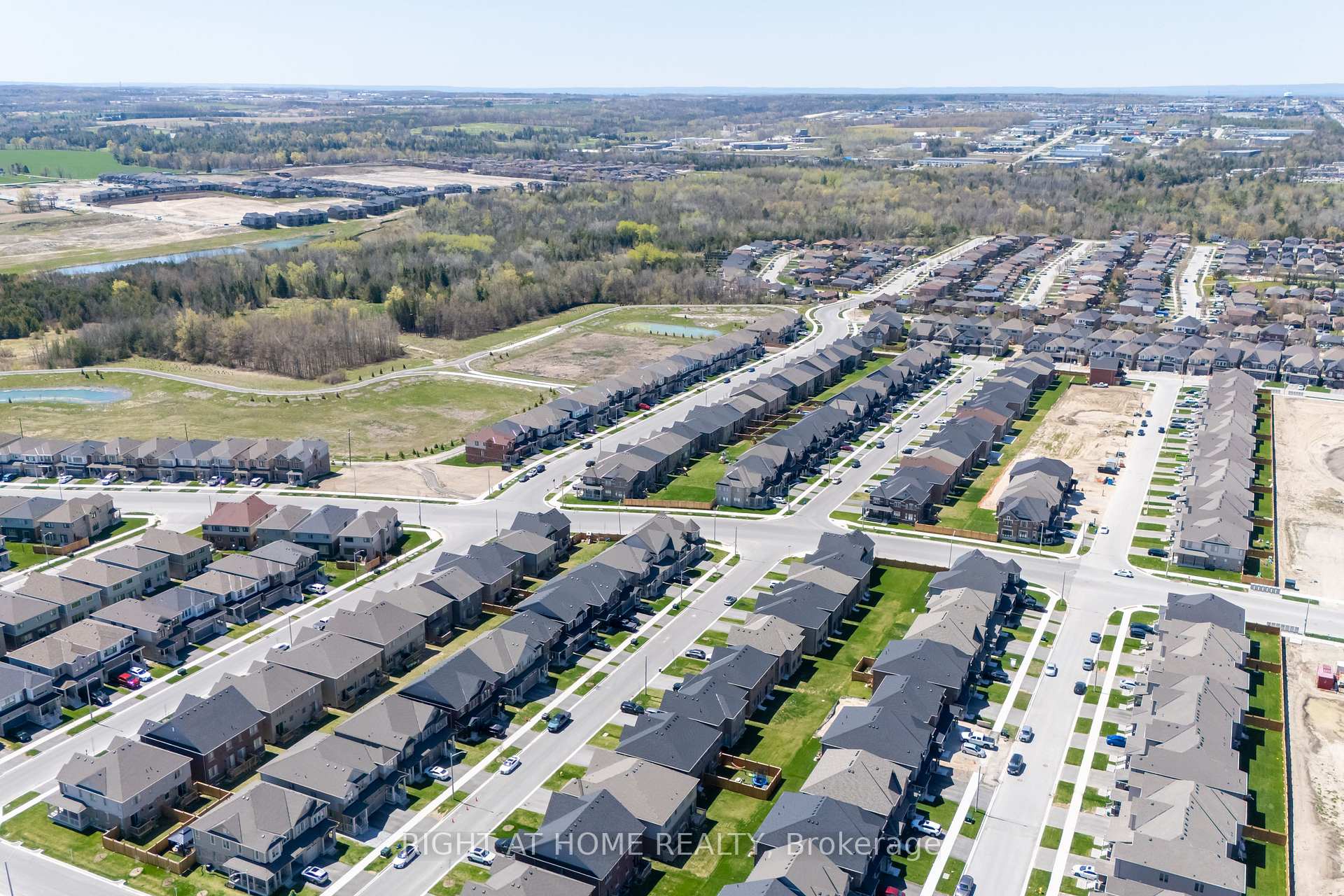 Photo 26 of 42 CopperHill Heights, Barrie, Rural Barrie Southeast — HOMEH