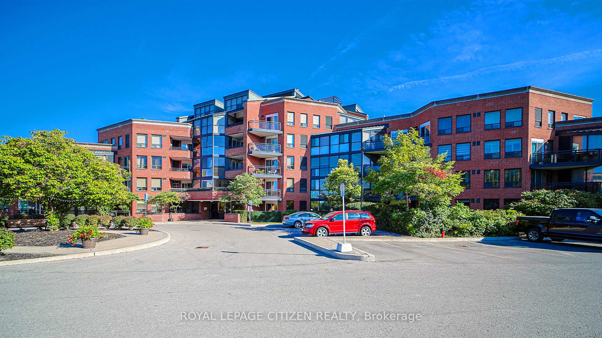 Photo 2 of Unit 217, 100 Arbors Lane, Vaughan, West Woodbridge — HOMEH