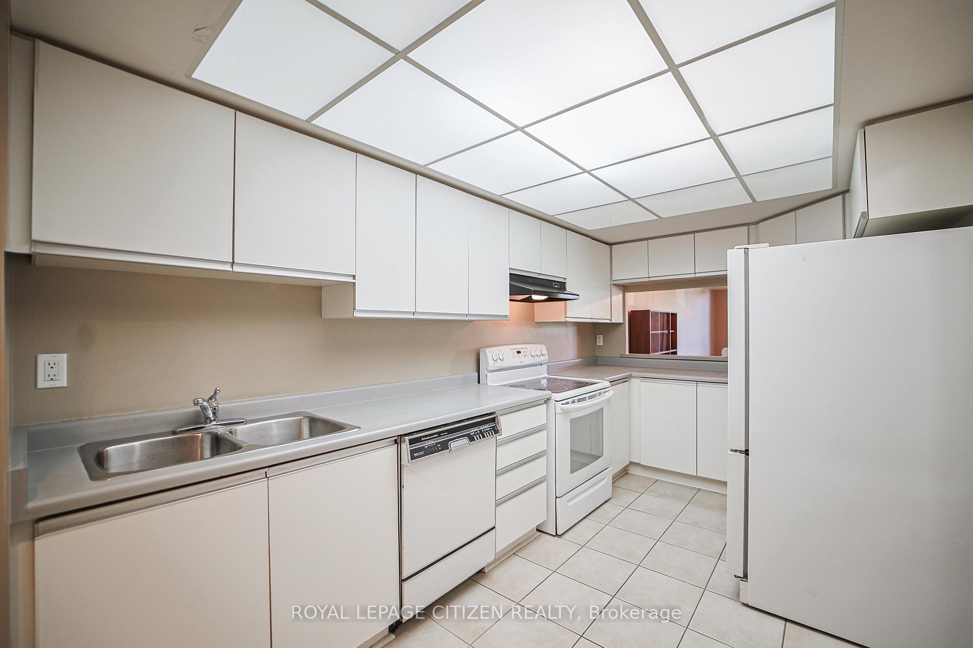 Photo 5 of Unit 217, 100 Arbors Lane, Vaughan, West Woodbridge — HOMEH