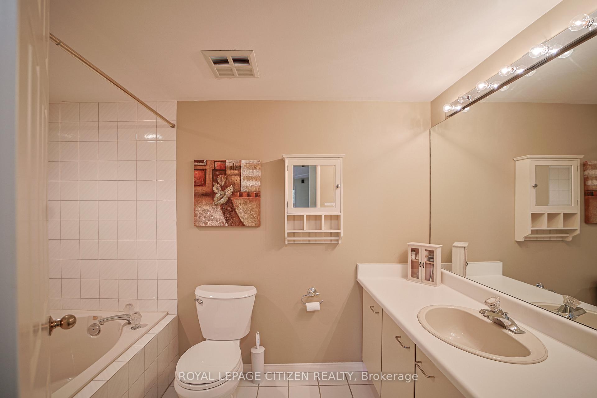 Photo 6 of Unit 217, 100 Arbors Lane, Vaughan, West Woodbridge — HOMEH