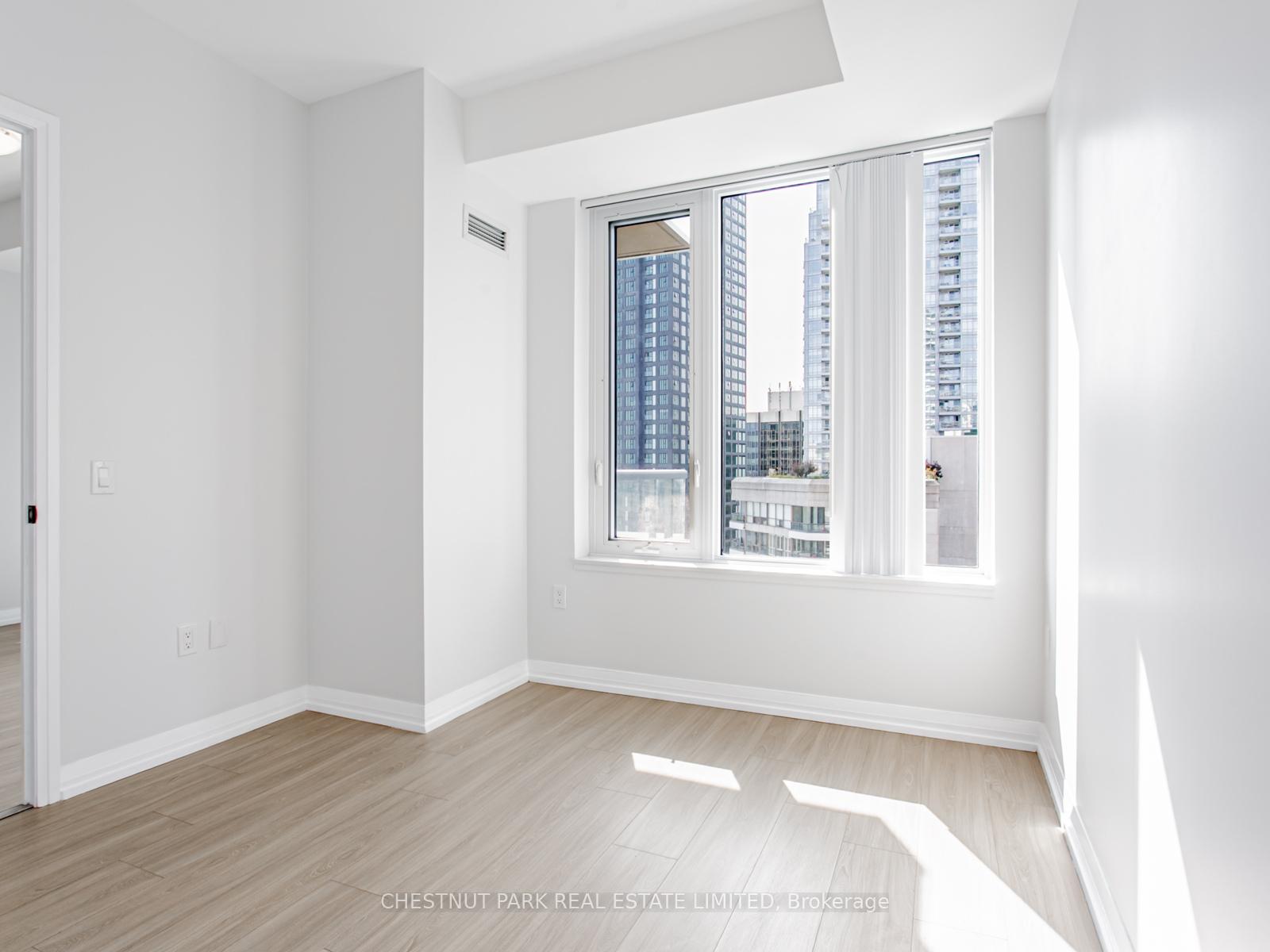 Photo 12 of Unit 1901, 25 Holly Street, Toronto, Mount Pleasant West — HOMEH