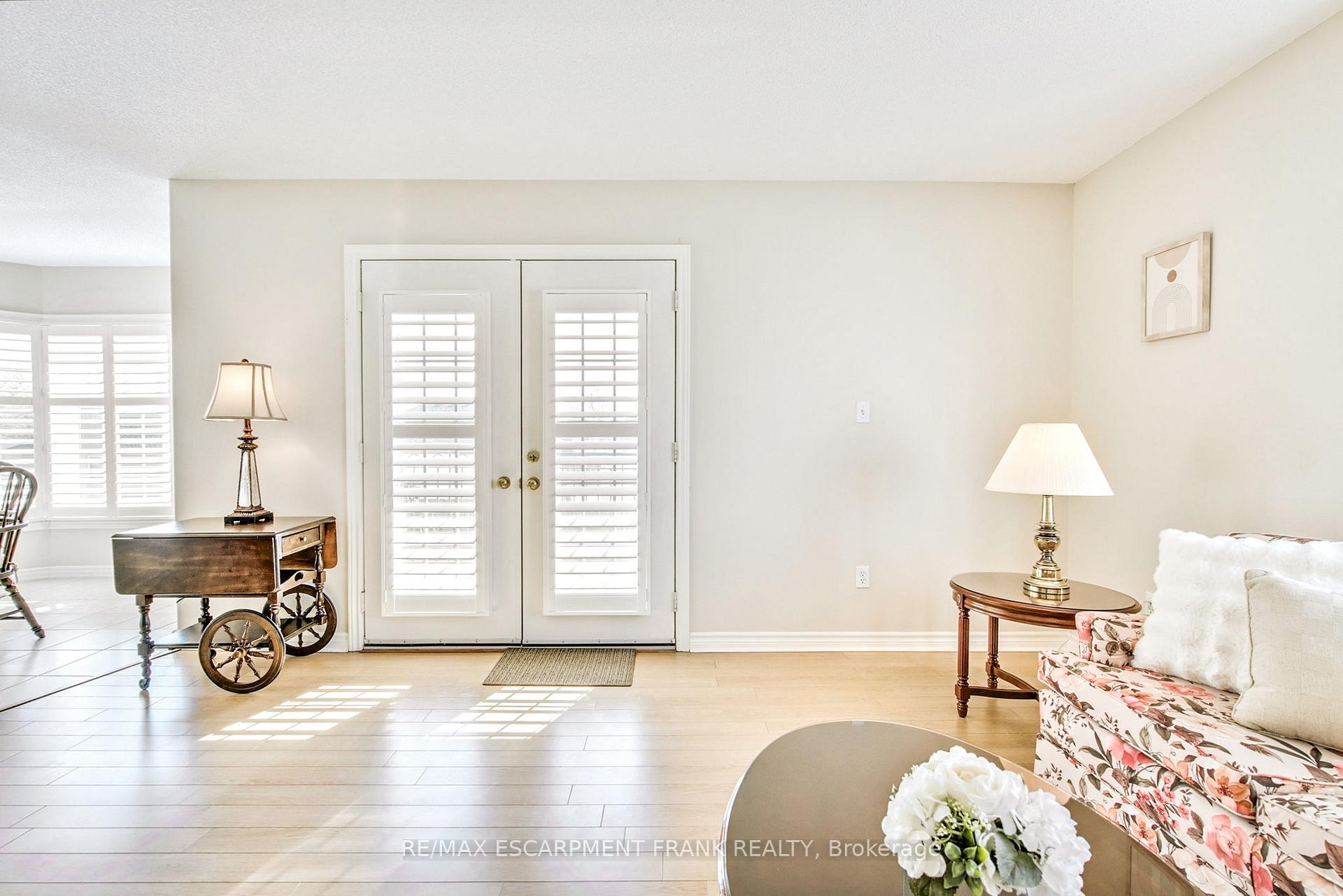 Photo 11 of Unit 309, 908 Mohawk Road E, Hamilton, Huntington — HOMEH