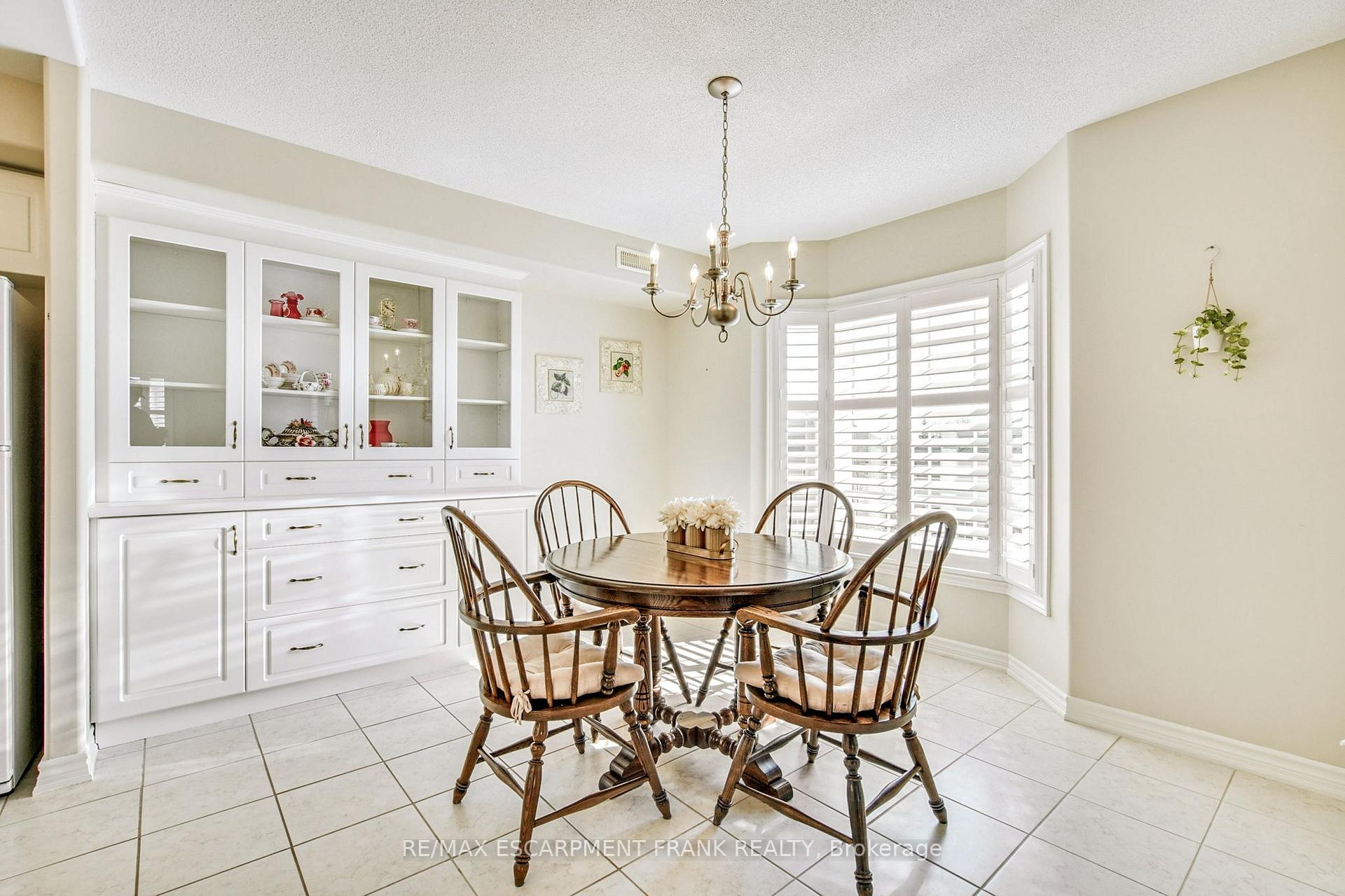 Photo 13 of Unit 309, 908 Mohawk Road E, Hamilton, Huntington — HOMEH