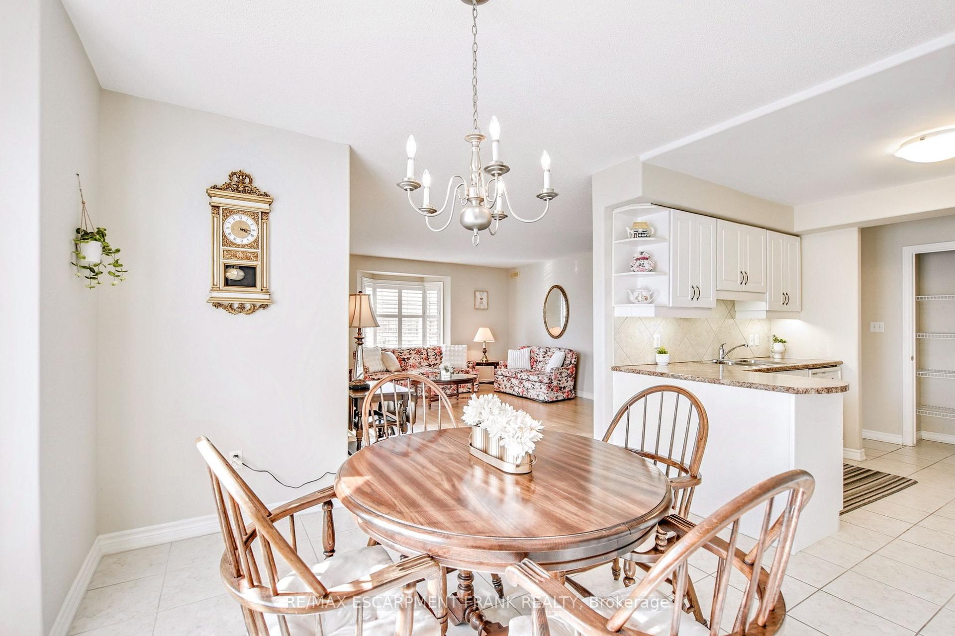 Photo 15 of Unit 309, 908 Mohawk Road E, Hamilton, Huntington — HOMEH