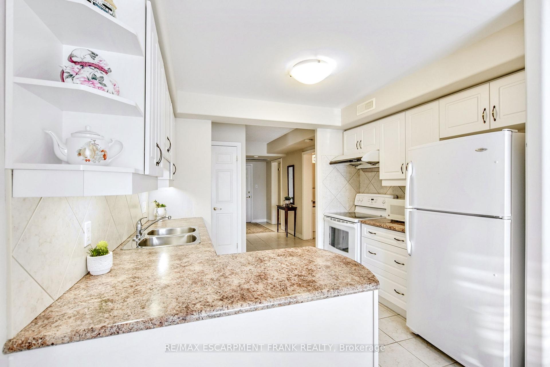 Photo 22 of Unit 309, 908 Mohawk Road E, Hamilton, Huntington — HOMEH