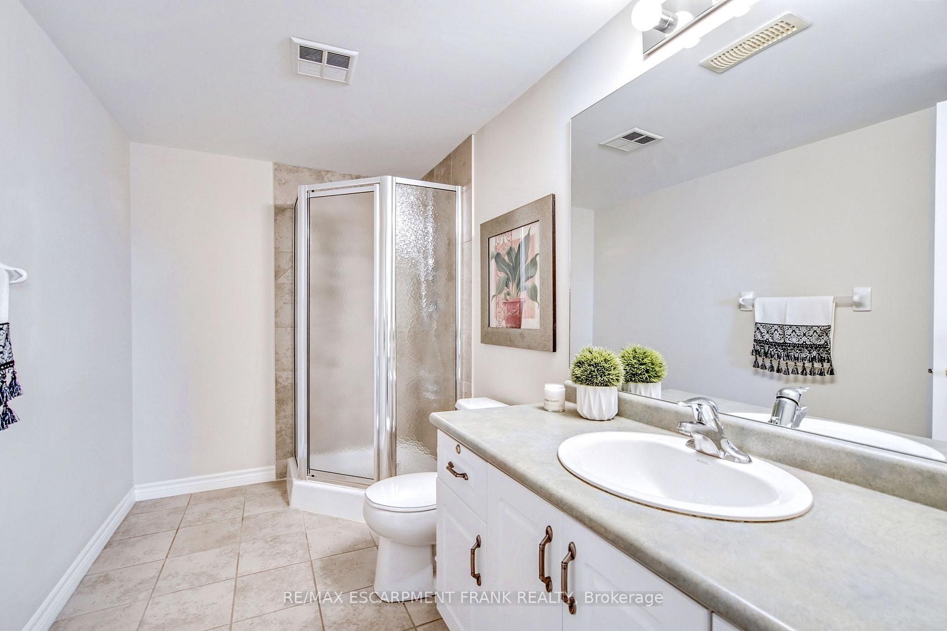 Photo 21 of Unit 309, 908 Mohawk Road E, Hamilton, Huntington — HOMEH