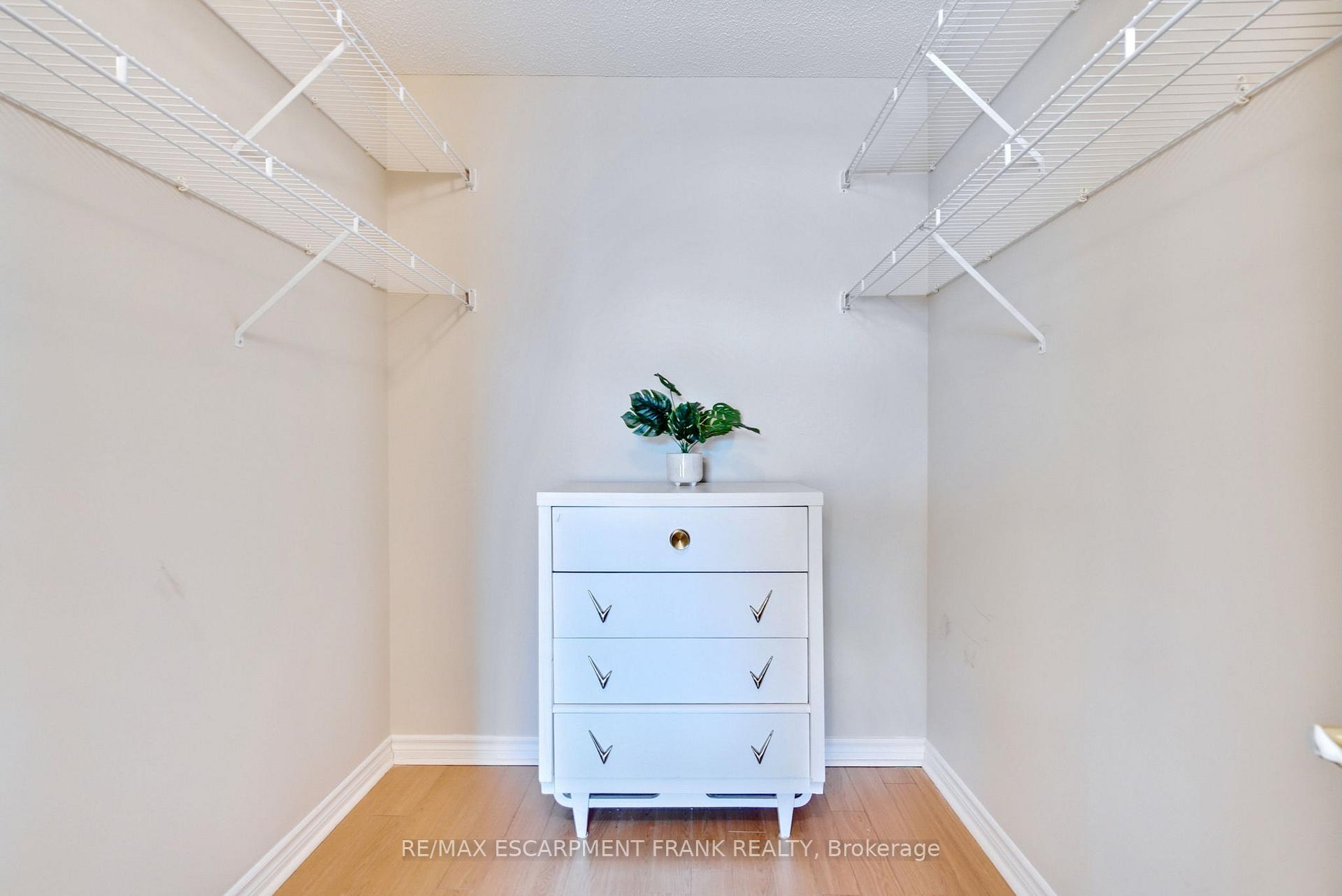 Photo 19 of Unit 309, 908 Mohawk Road E, Hamilton, Huntington — HOMEH