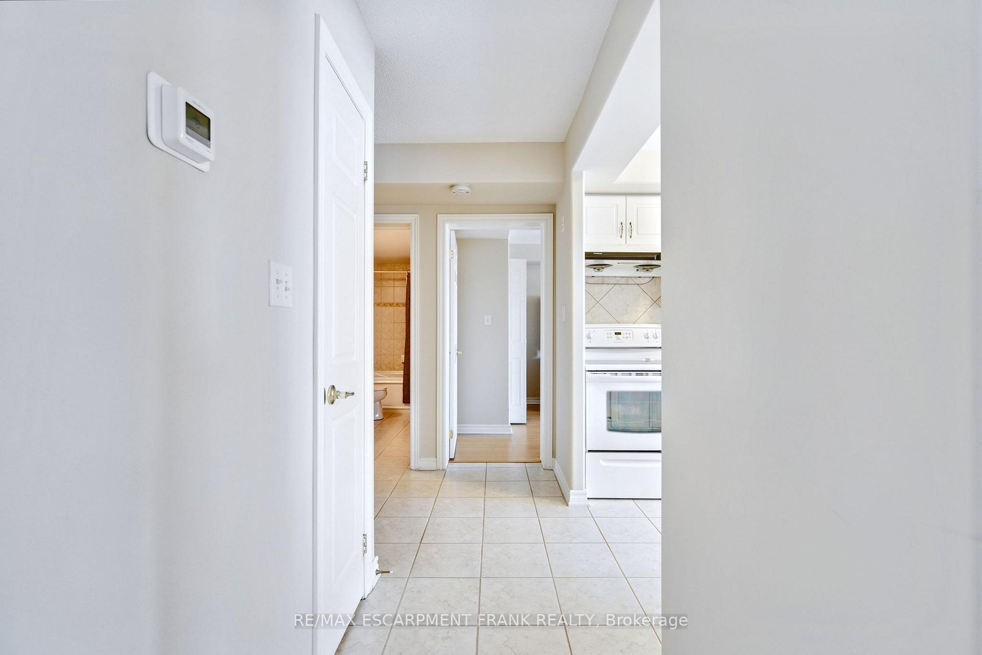 Photo 18 of Unit 309, 908 Mohawk Road E, Hamilton, Huntington — HOMEH