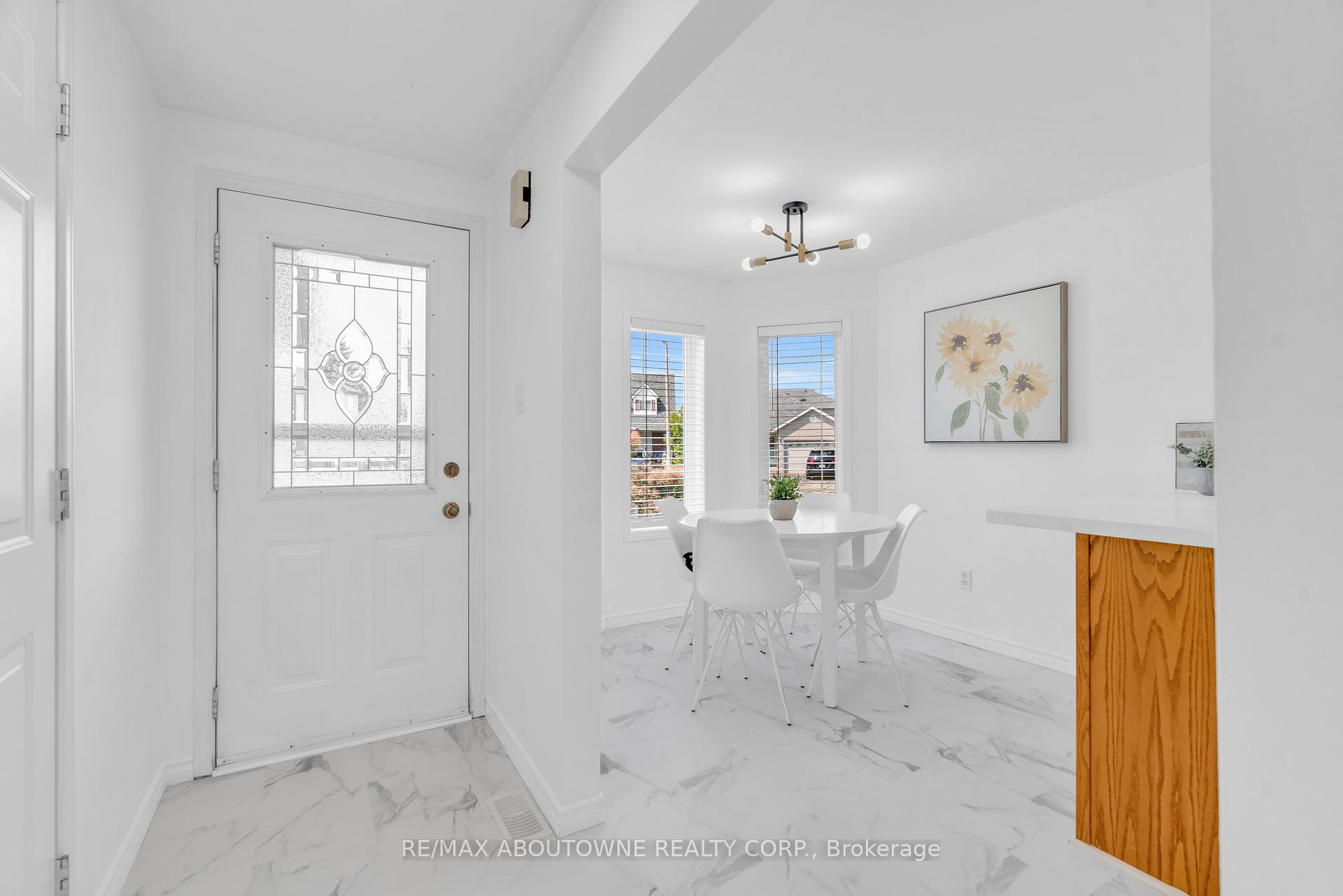 Photo 7 of 11 Bushmills Crescent, Guelph, Willow West/Sugarbush/West Acres — HOMEH