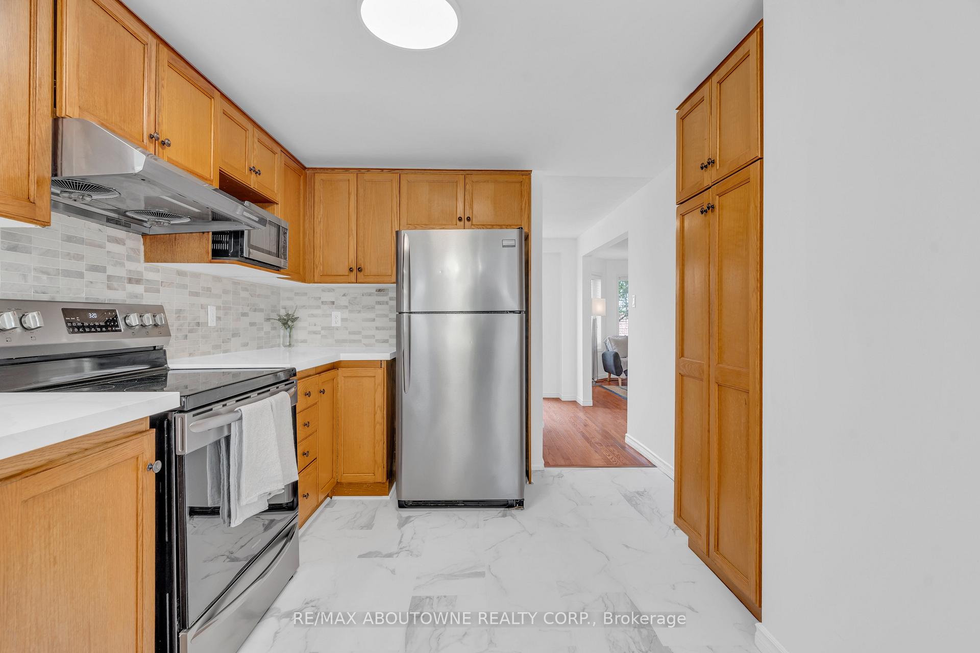Photo 11 of 11 Bushmills Crescent, Guelph, Willow West/Sugarbush/West Acres — HOMEH