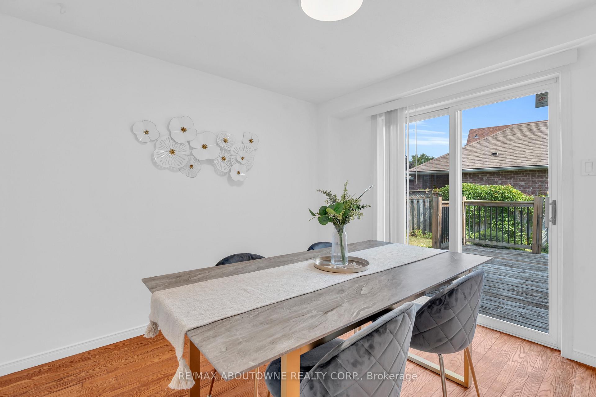 Photo 13 of 11 Bushmills Crescent, Guelph, Willow West/Sugarbush/West Acres — HOMEH