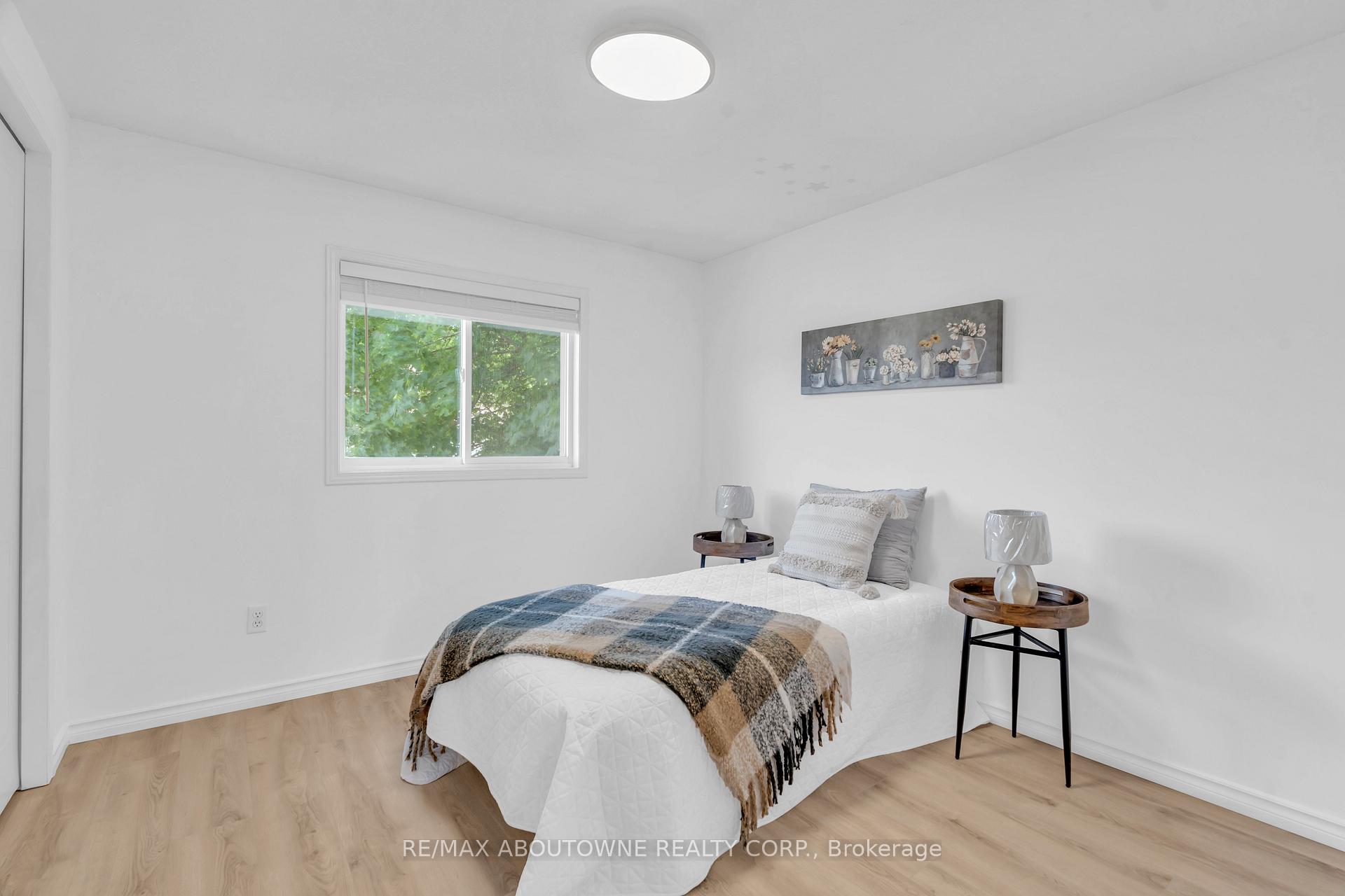 Photo 21 of 11 Bushmills Crescent, Guelph, Willow West/Sugarbush/West Acres — HOMEH