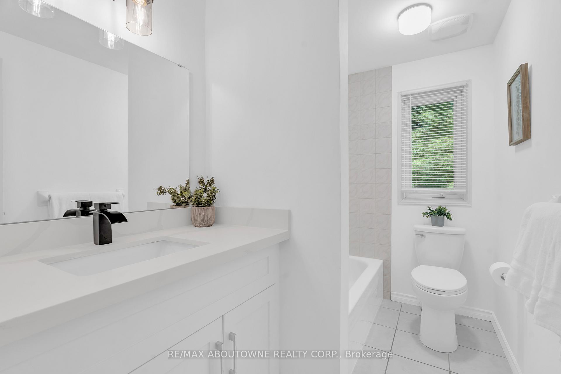 Photo 25 of 11 Bushmills Crescent, Guelph, Willow West/Sugarbush/West Acres — HOMEH