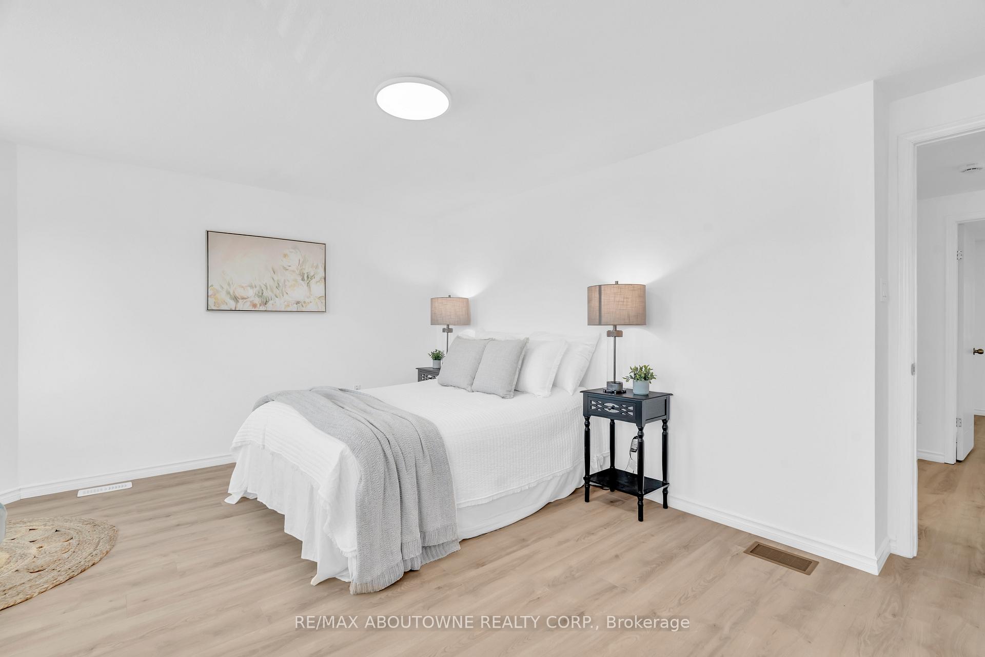 Photo 28 of 11 Bushmills Crescent, Guelph, Willow West/Sugarbush/West Acres — HOMEH