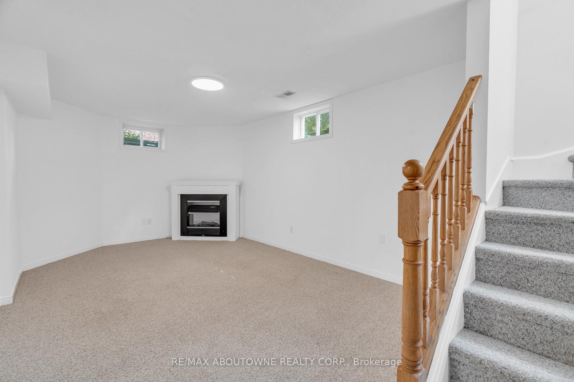 Photo 34 of 11 Bushmills Crescent, Guelph, Willow West/Sugarbush/West Acres — HOMEH