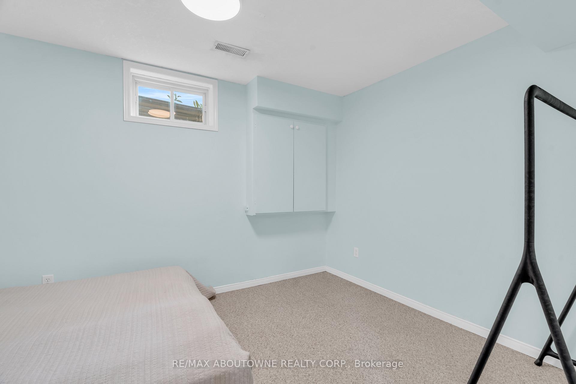 Photo 36 of 11 Bushmills Crescent, Guelph, Willow West/Sugarbush/West Acres — HOMEH