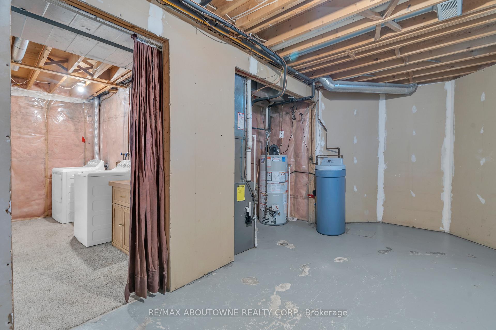 Photo 38 of 11 Bushmills Crescent, Guelph, Willow West/Sugarbush/West Acres — HOMEH