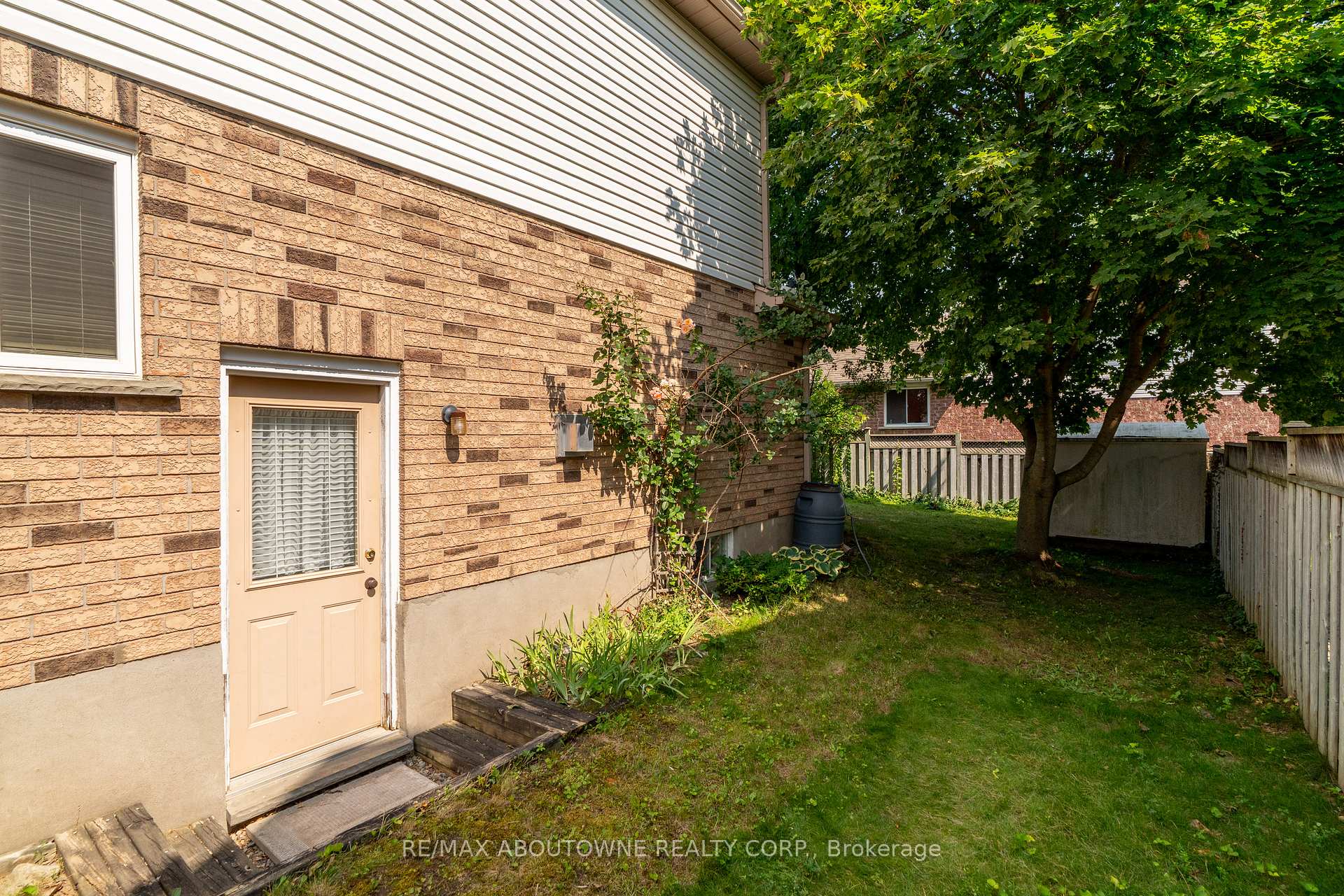 Photo 39 of 11 Bushmills Crescent, Guelph, Willow West/Sugarbush/West Acres — HOMEH