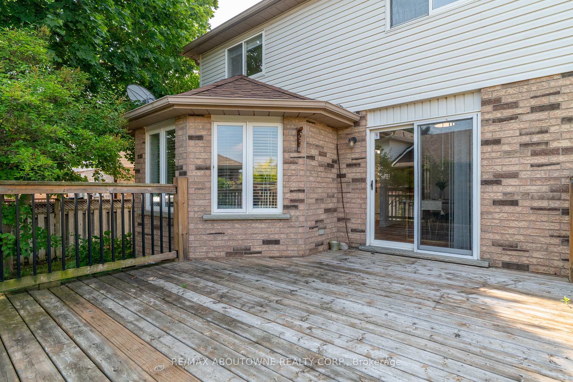 Photo 41 of 11 Bushmills Crescent, Guelph, Willow West/Sugarbush/West Acres — HOMEH