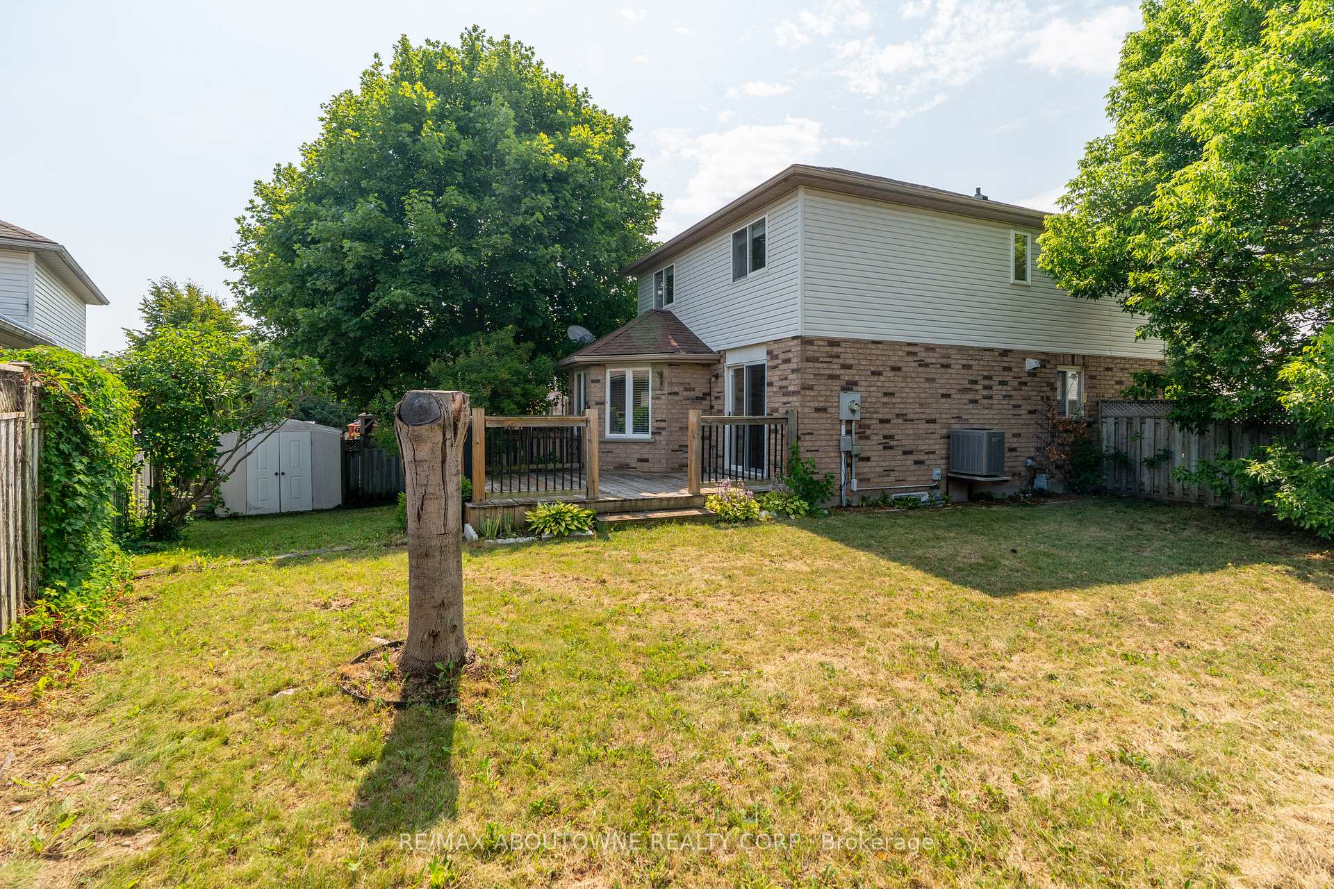 Photo 42 of 11 Bushmills Crescent, Guelph, Willow West/Sugarbush/West Acres — HOMEH