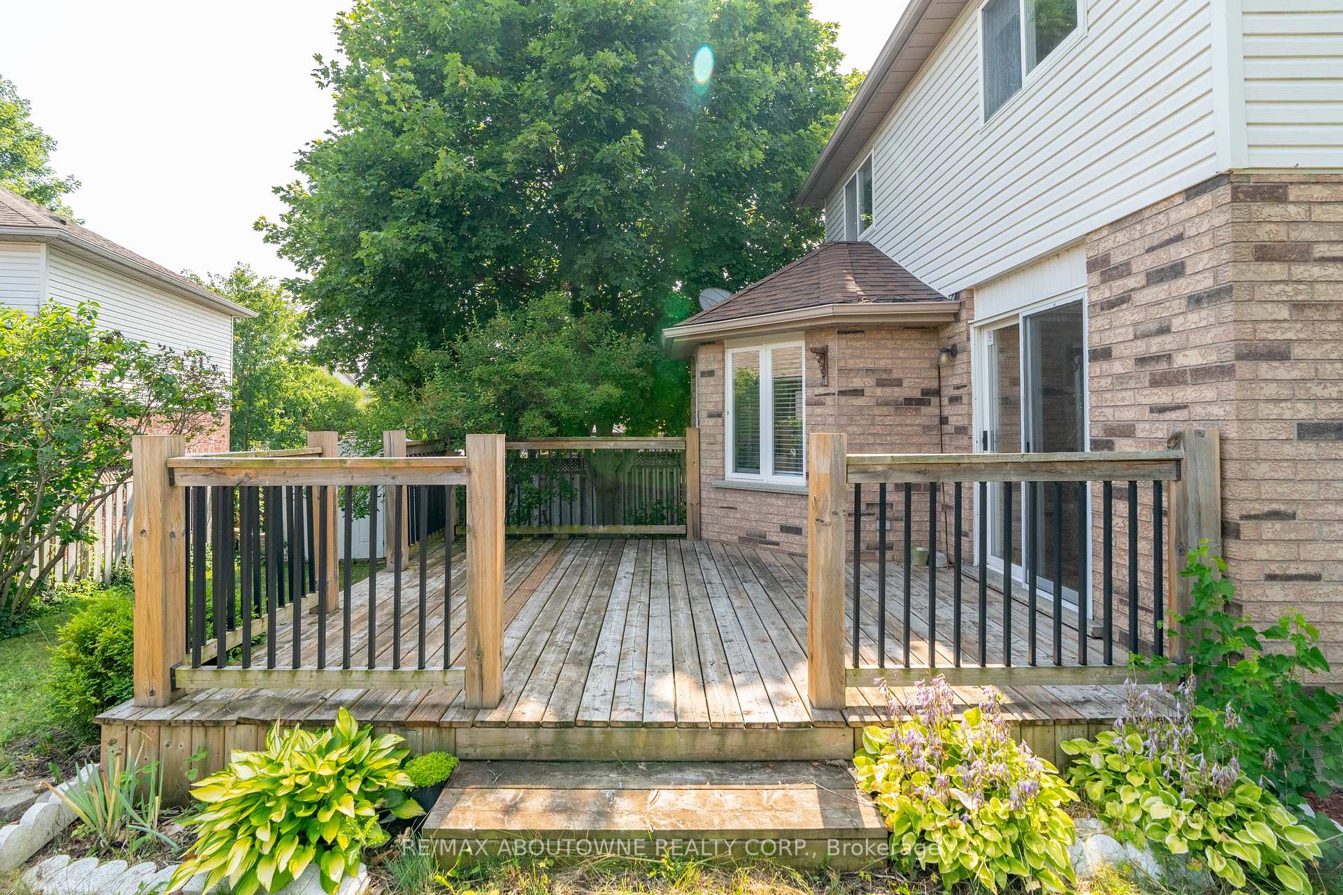 Photo 43 of 11 Bushmills Crescent, Guelph, Willow West/Sugarbush/West Acres — HOMEH