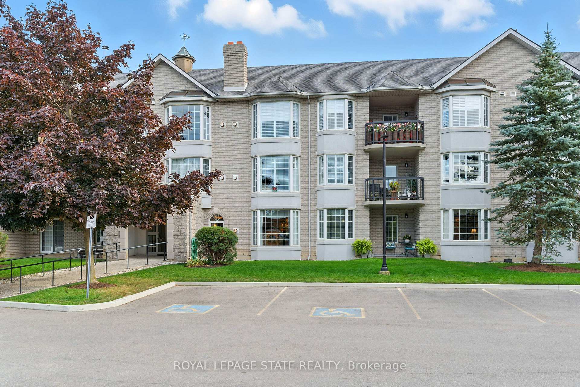 Photo 1 of Unit 101, 980 Golf Links Road, Hamilton, Meadowlands — HOMEH