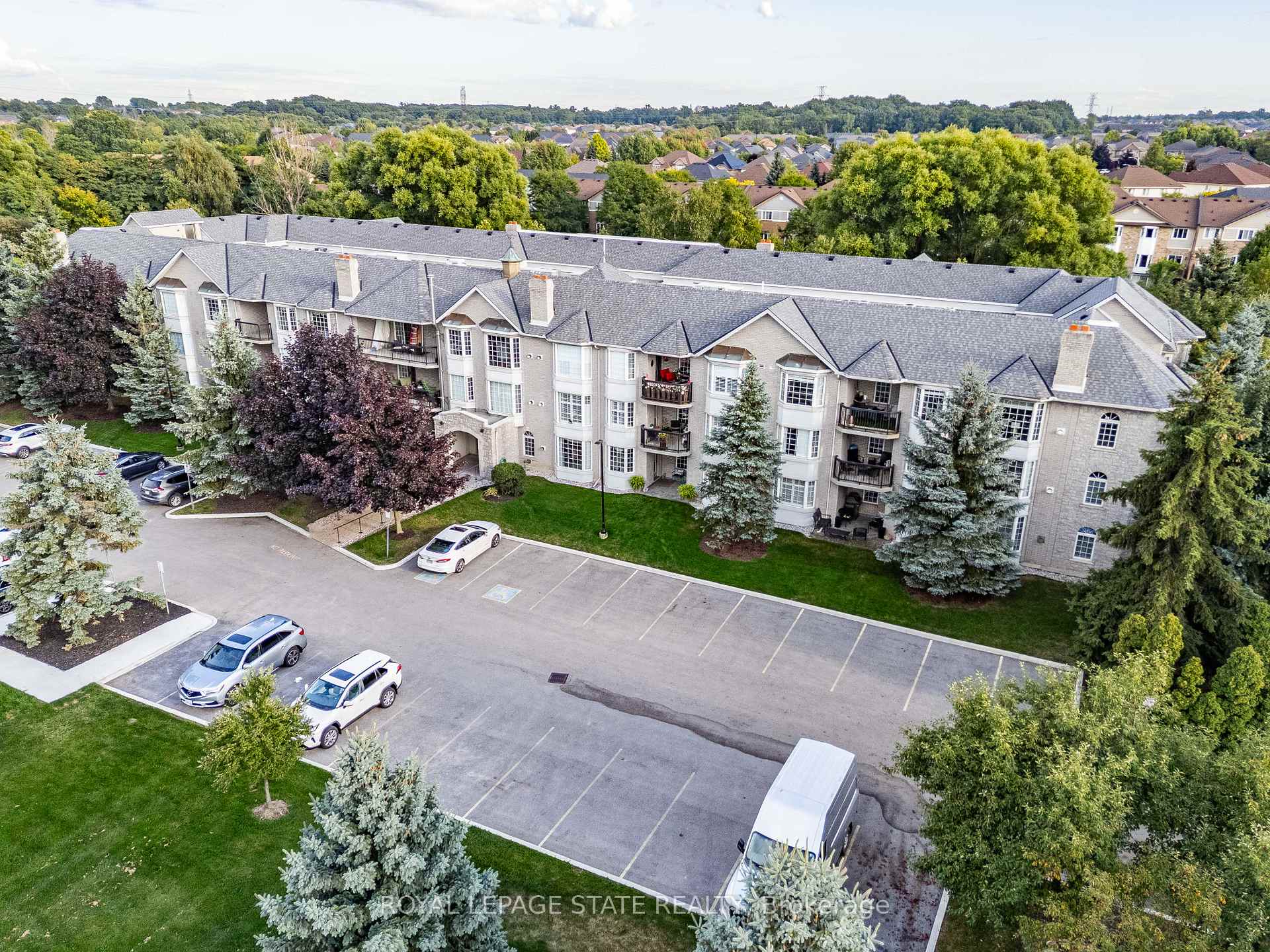 Photo 33 of Unit 101, 980 Golf Links Road, Hamilton, Meadowlands — HOMEH
