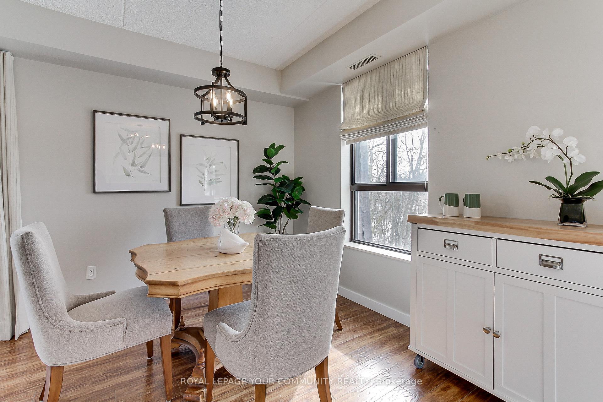 Photo 19 of Unit PH3, 15390 Yonge Street, Aurora, Aurora Village — HOMEH