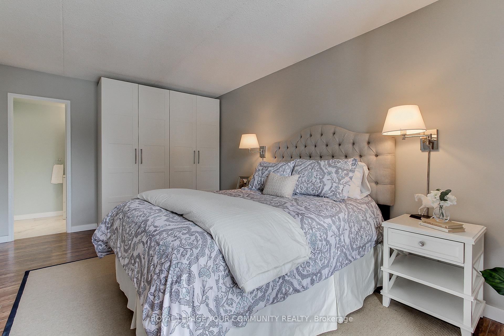 Photo 24 of Unit PH3, 15390 Yonge Street, Aurora, Aurora Village — HOMEH