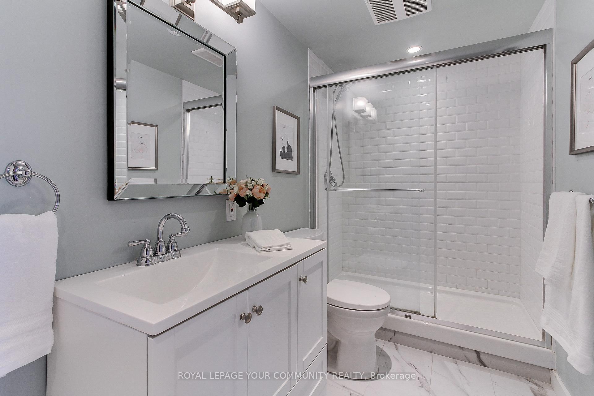 Photo 18 of Unit PH3, 15390 Yonge Street, Aurora, Aurora Village — HOMEH
