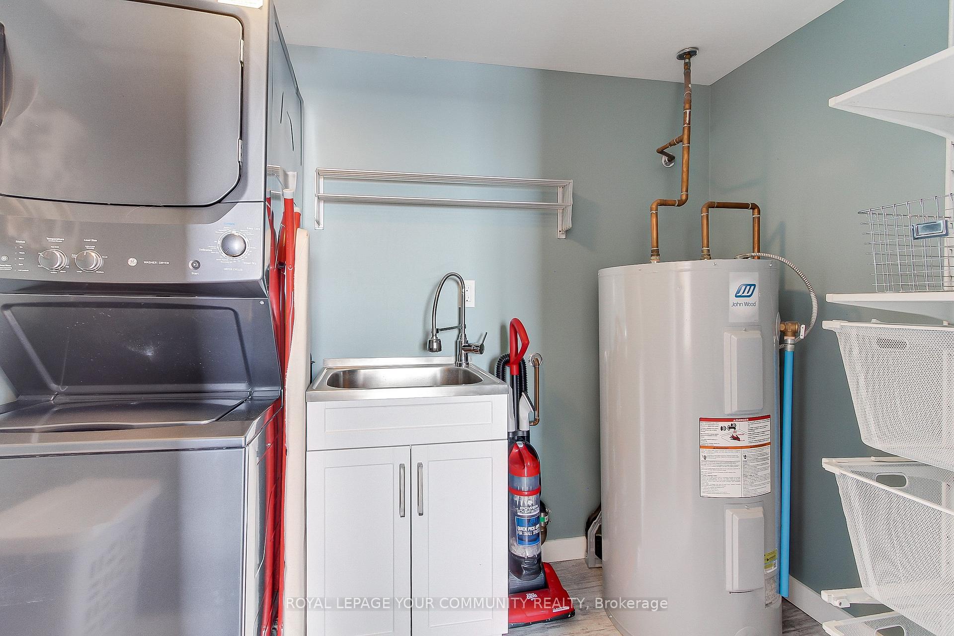 Photo 20 of Unit PH3, 15390 Yonge Street, Aurora, Aurora Village — HOMEH