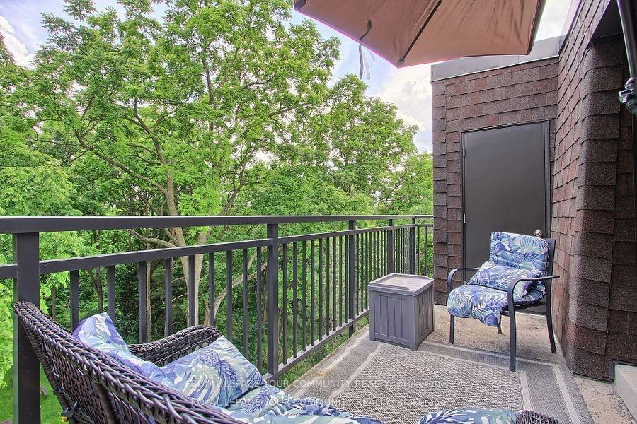 Photo 10 of Unit PH3, 15390 Yonge Street, Aurora, Aurora Village — HOMEH
